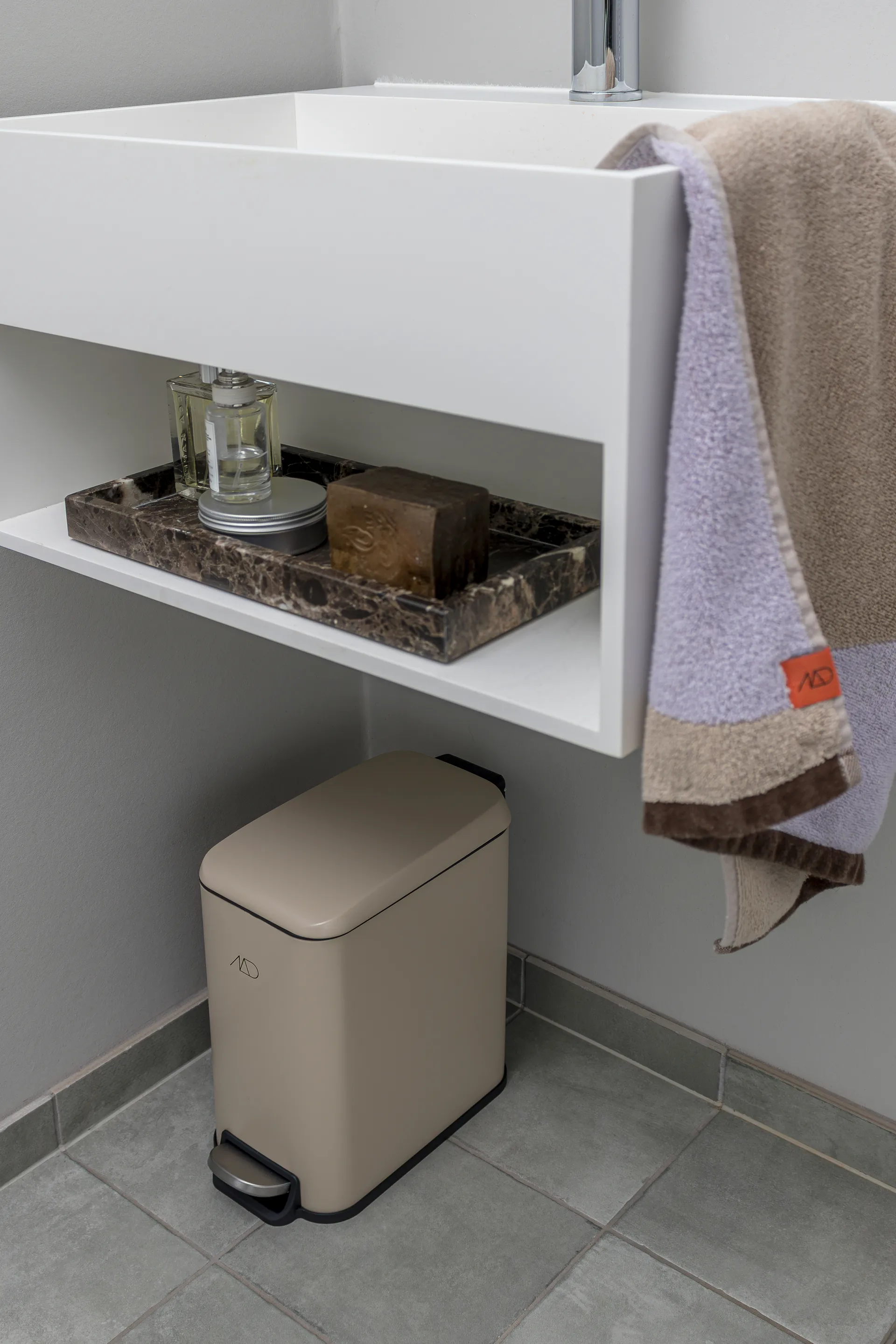 Poubelle à pédale Wendy 5 L, Sand Mette Ditmer