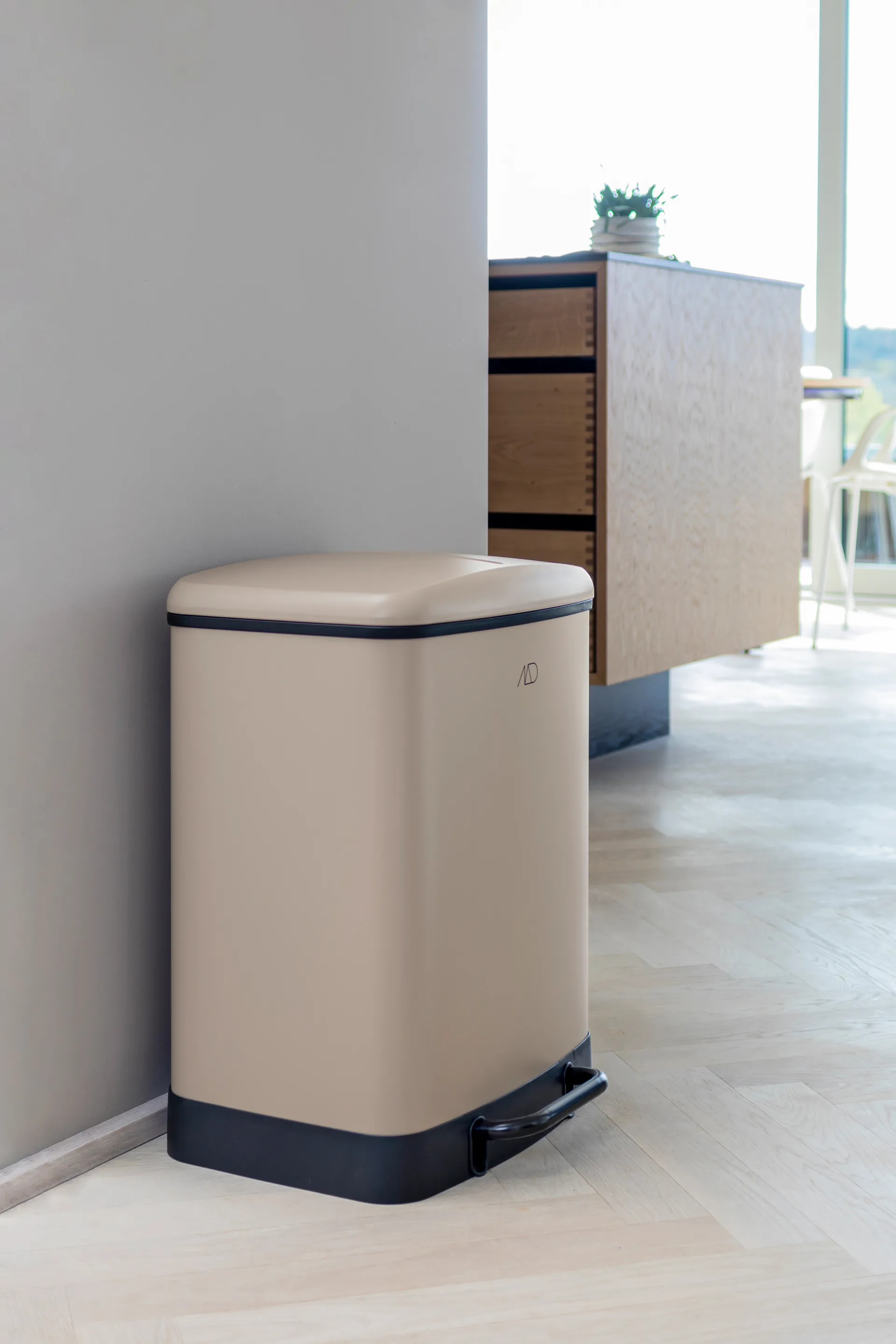 Seau à pédale Wonda 24 litres, Sable Mette Ditmer