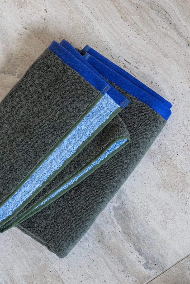 Serviette de bain Soft 70x133 cm, Dark olive-light blue Mette Ditmer