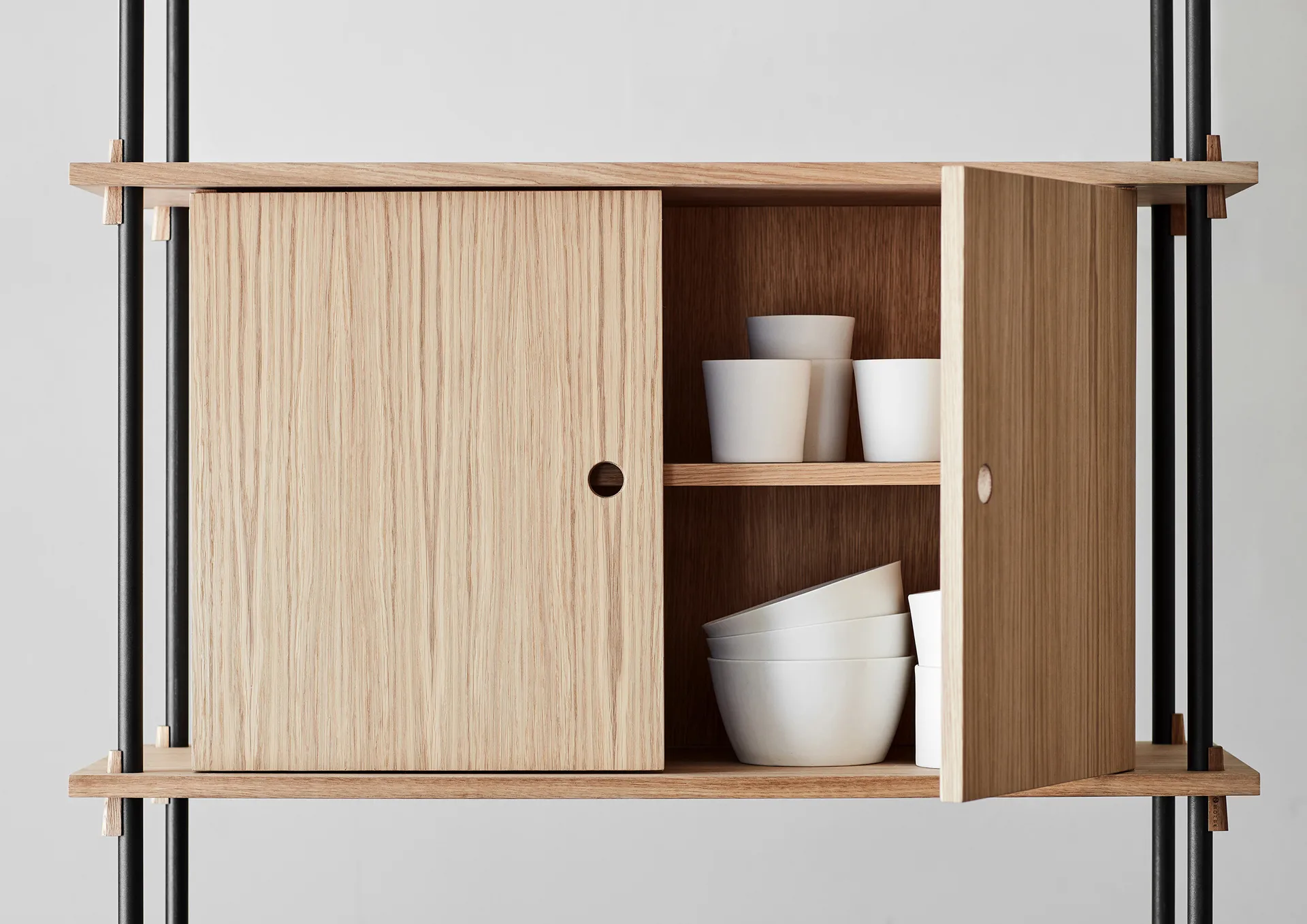 Étagère avec armoire Shelving System, Chêne fumé-black, 163x85x35 cm, S.85.2.C MOEBE