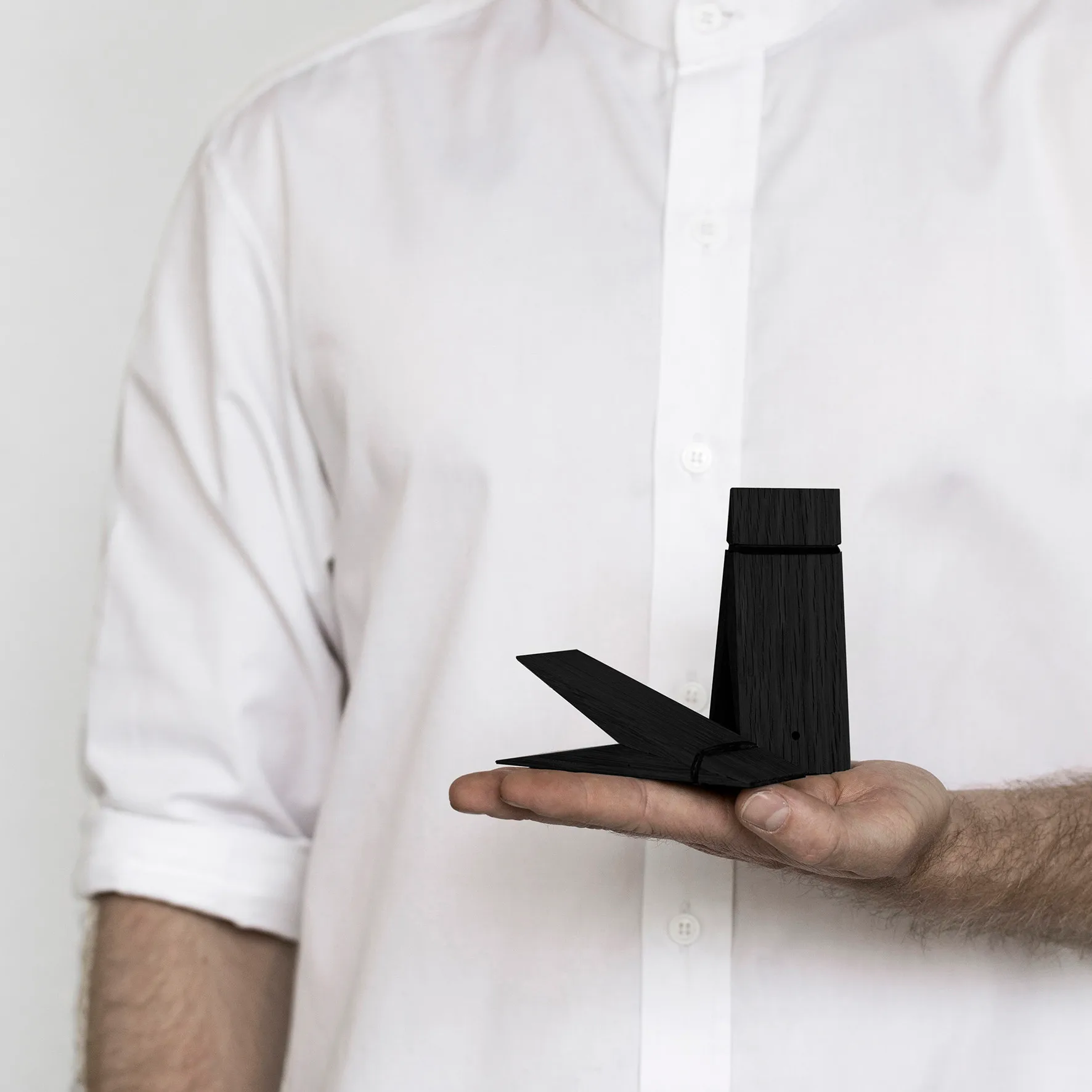 Pince à linge de bois Moebe Pinch, Chêne peint noir MOEBE