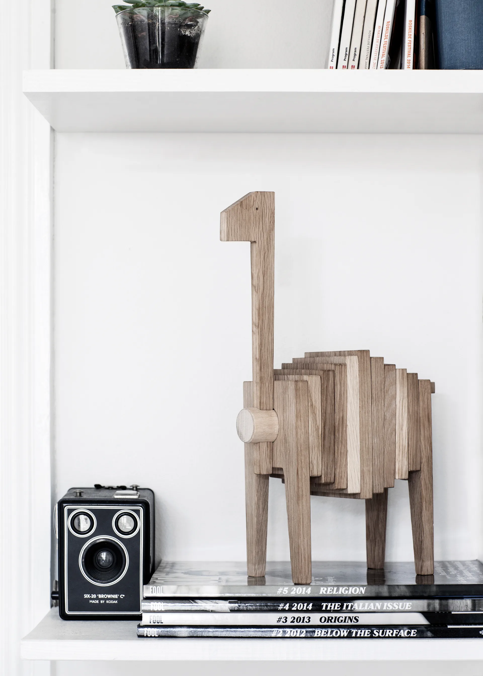 Sculpture en chêne Polygrif 21x32 cm, Bois, noir MOEBE