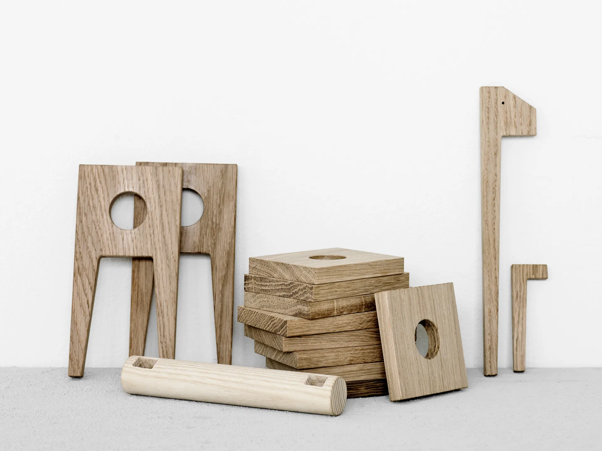 Sculpture en chêne Polygrif 21x32 cm, Bois, noir MOEBE