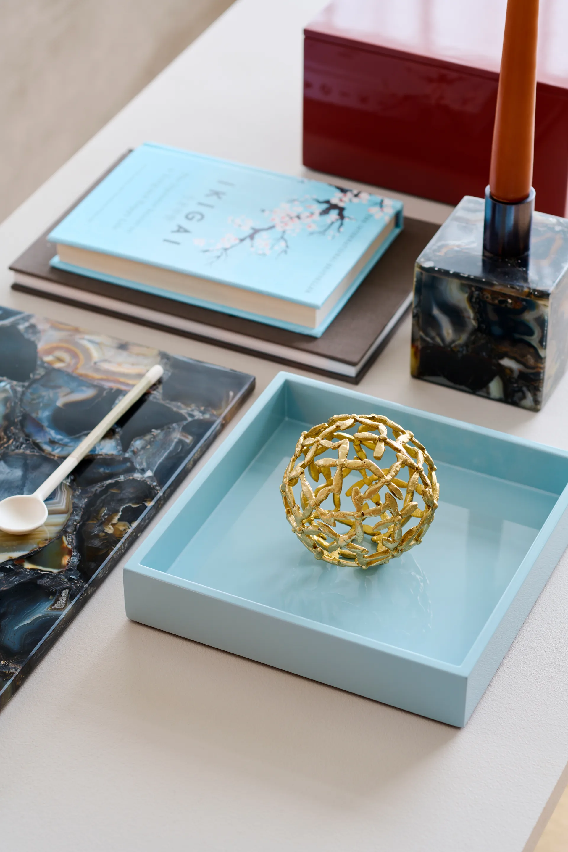 Plateau de décoration laqué Lux 19x19x3,5 cm, Powder blue Mojoo