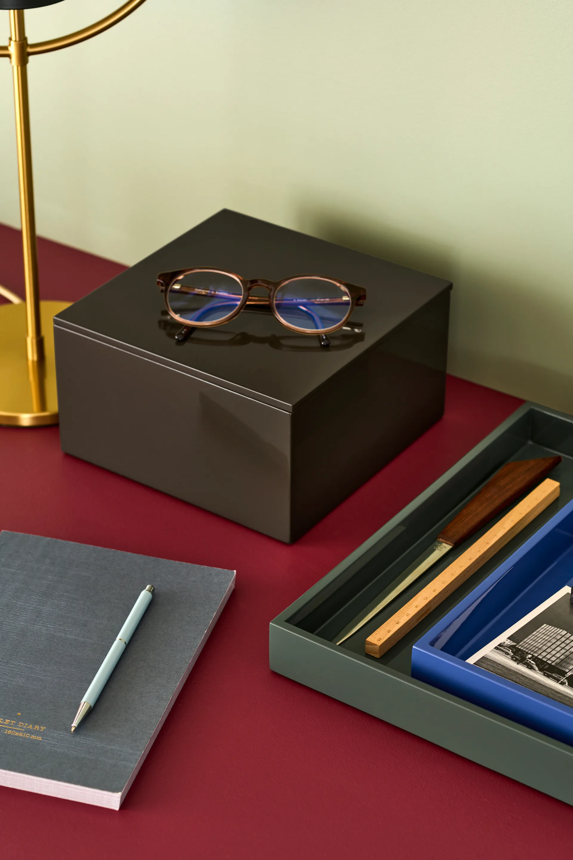 Plateau de décoration laqué Lux 19x19x3,5 cm, Ultramarin Mojoo