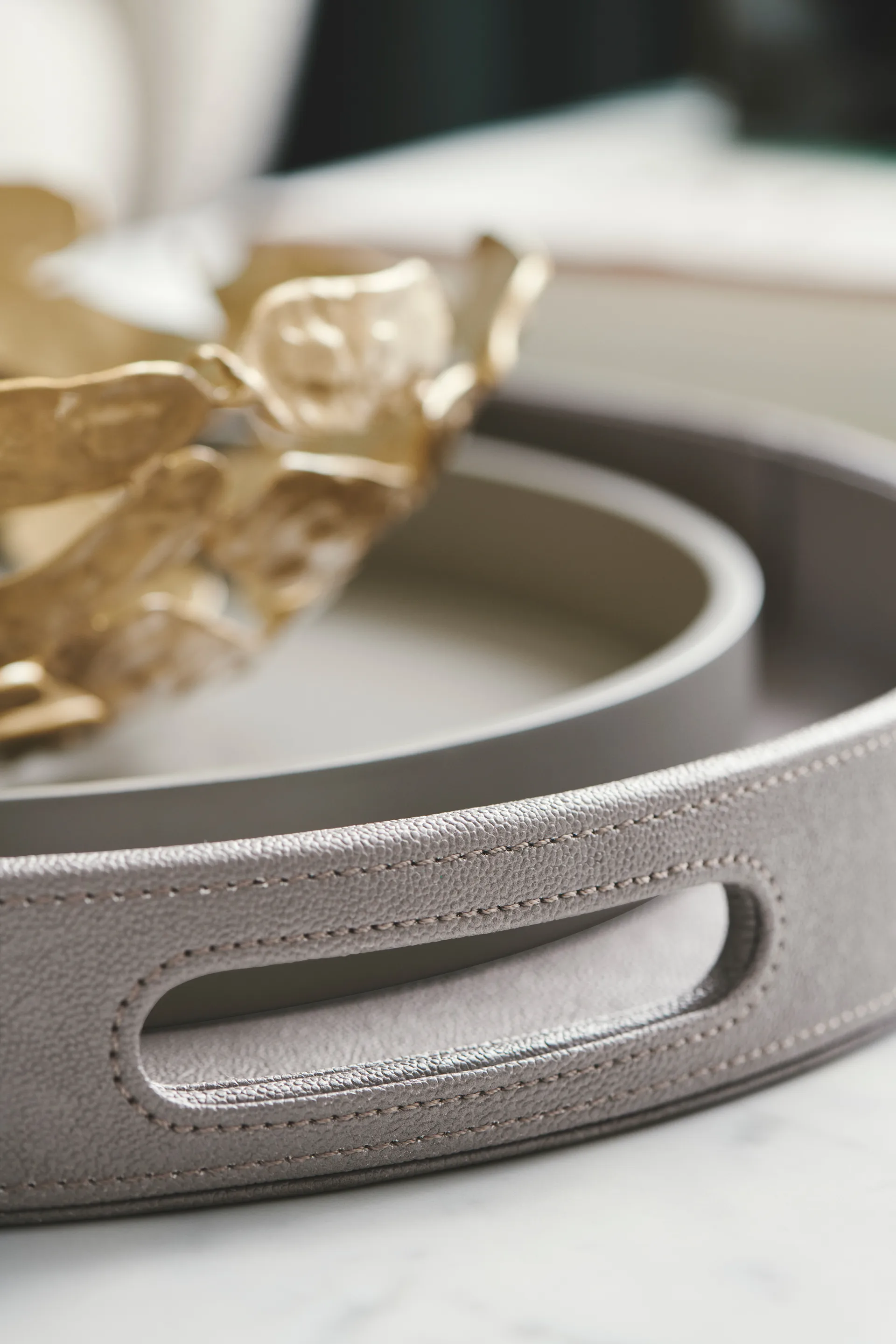 Plateau de décoration laqué Matt Ø30x4 cm, Fawn Mojoo