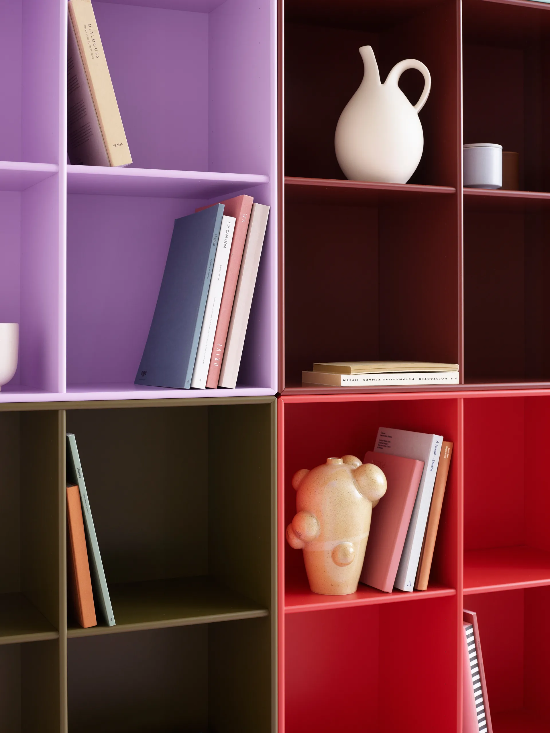 Étagère SHOW 69,6x69,6 cm, socle 7 cm, 164-Iris Montana