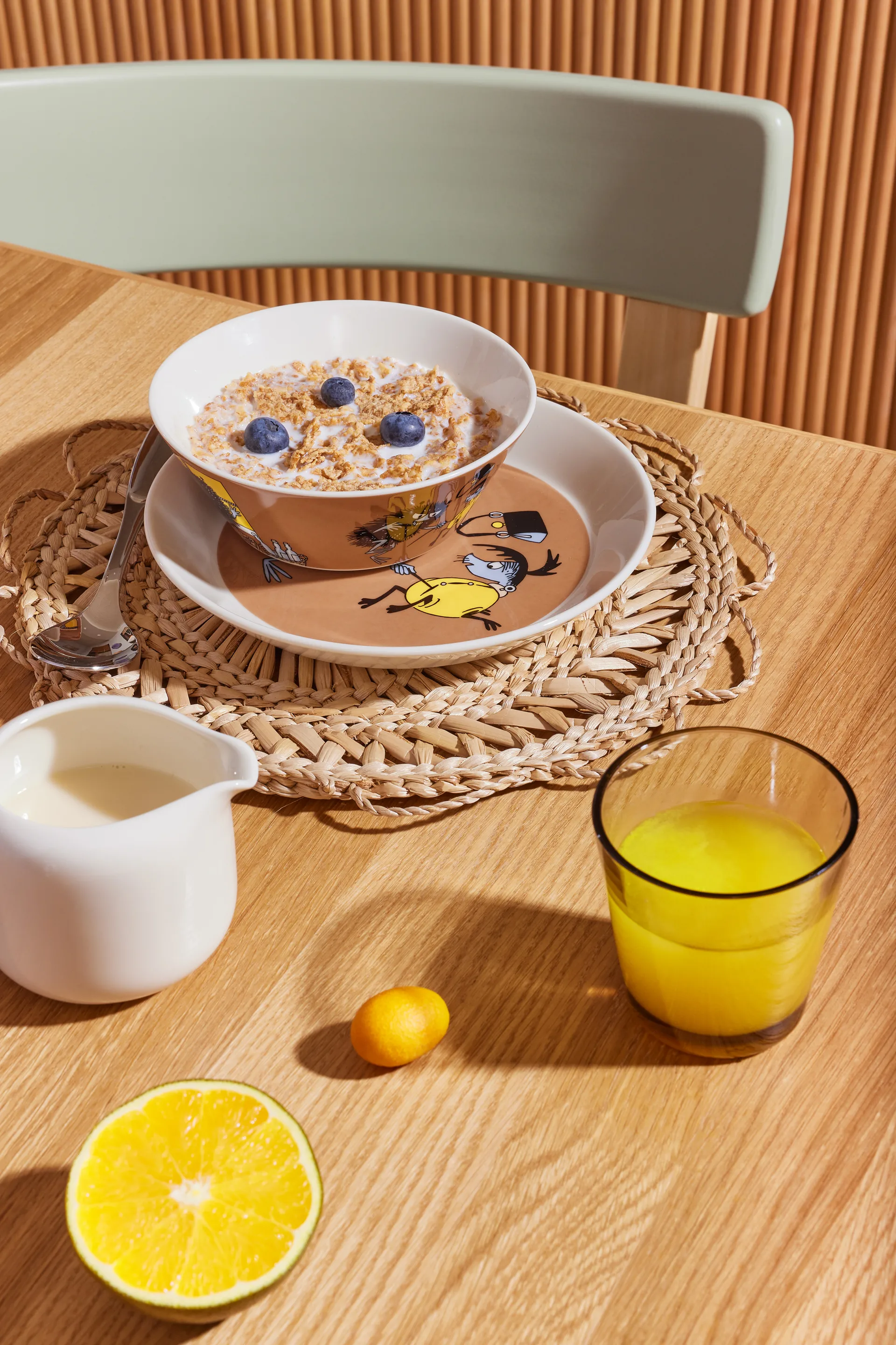 Bol Moomin Stinky in action, Marron Moomin Arabia