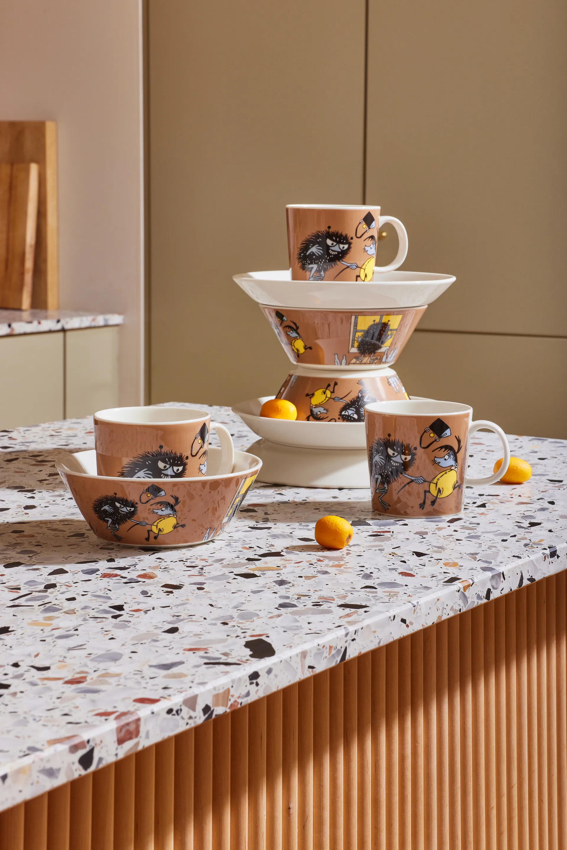 Bol Moomin Stinky in action, Marron Moomin Arabia