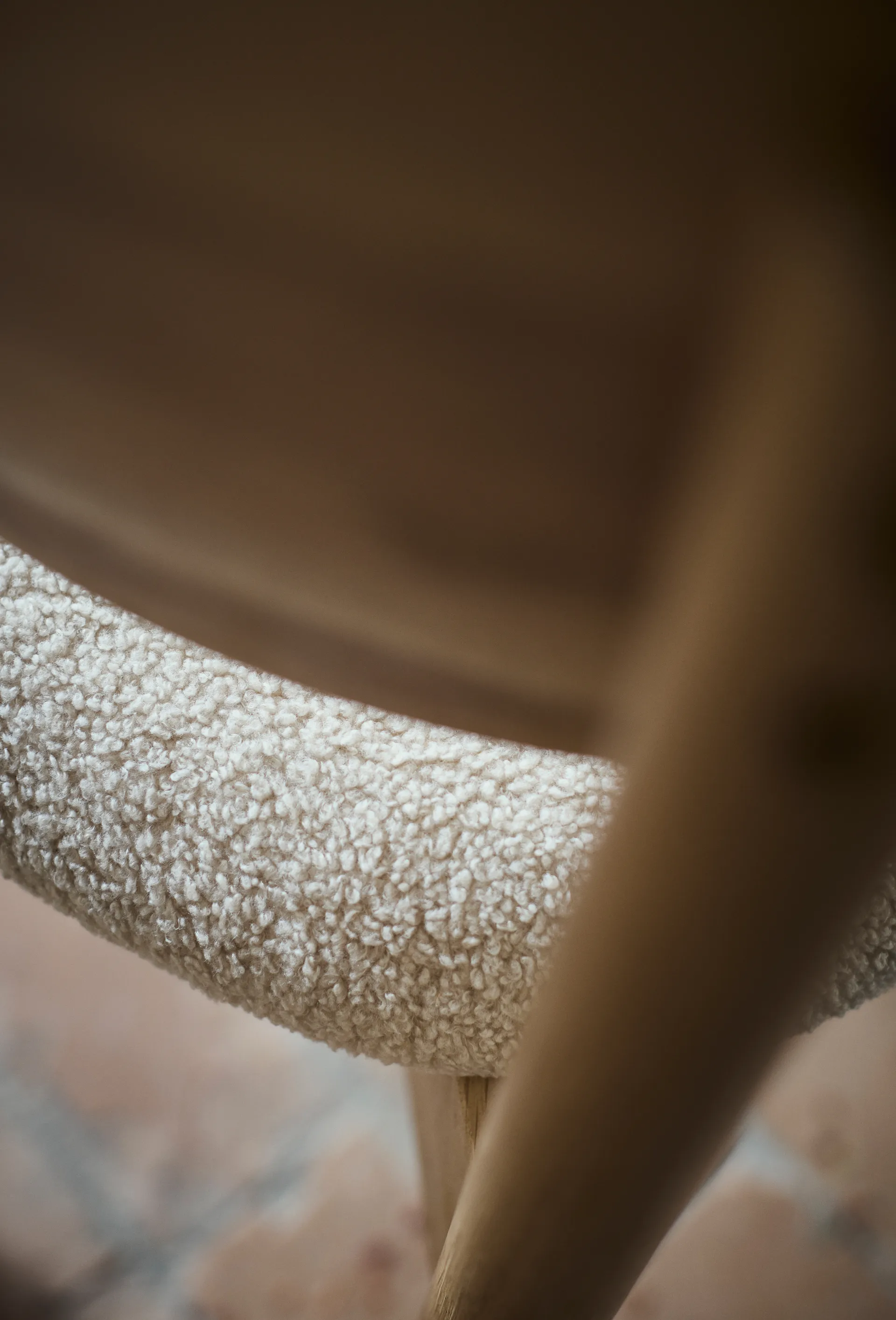 Chaise Oka, Chêne huilé naturel, sable MUUBS