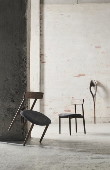 Chaise Tetra avec assise - Tissu de couleur granit-chêne foncé - MUUBS