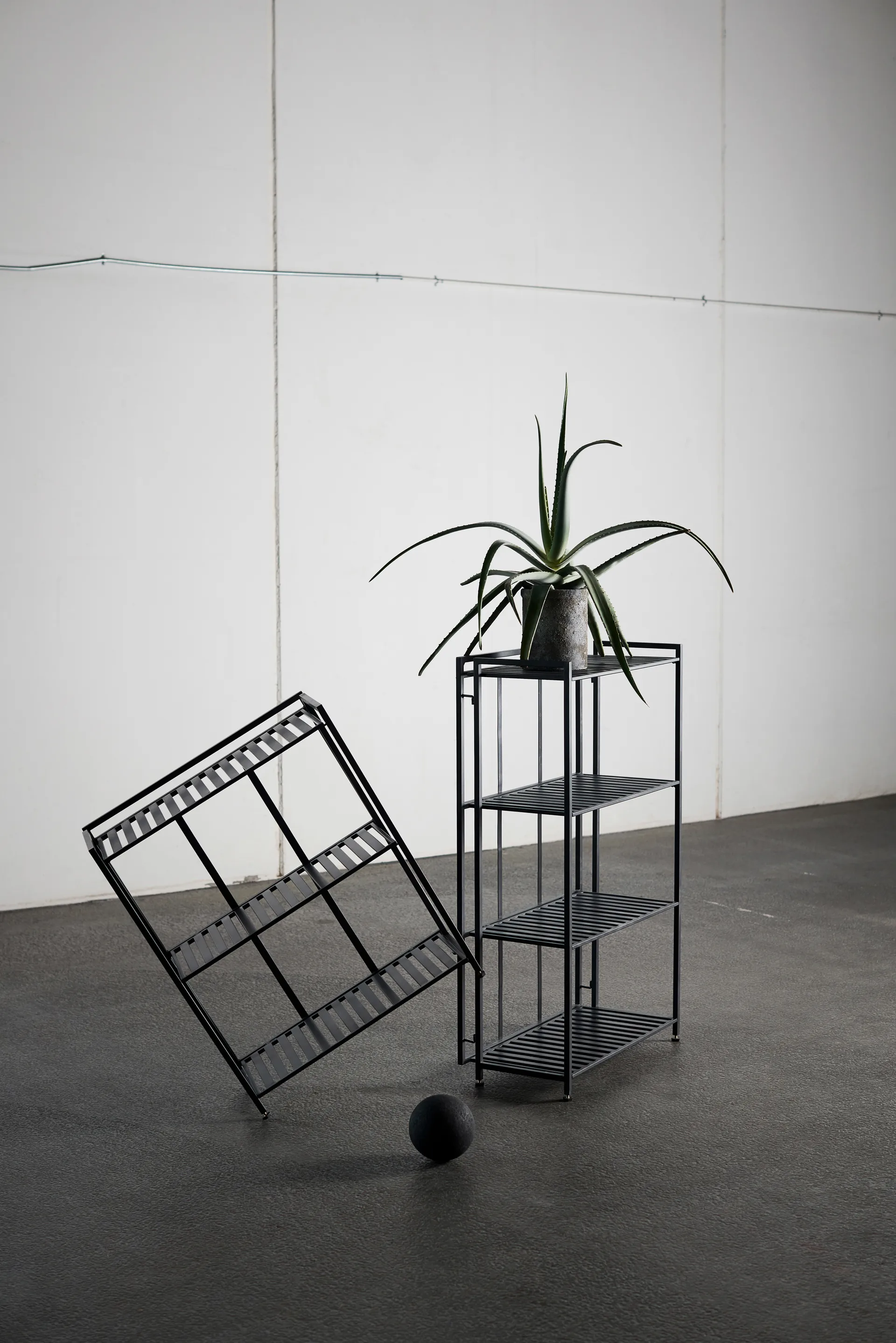 Étagère murale Manhattan Low 65,5x33x79,5 cm, Black MUUBS