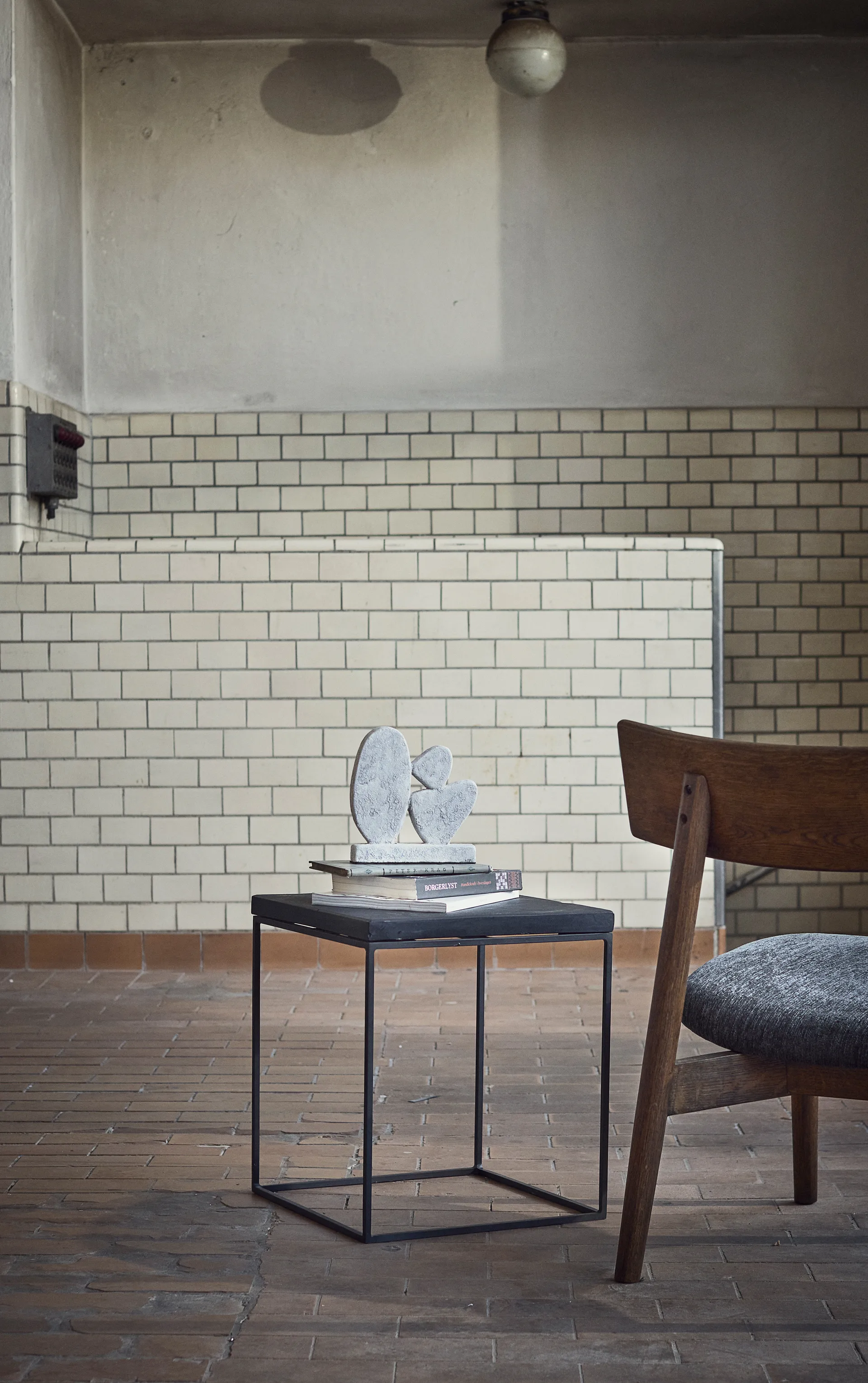 Tetra lounge chair, Tissu couleur granit-chêne foncé huilé MUUBS