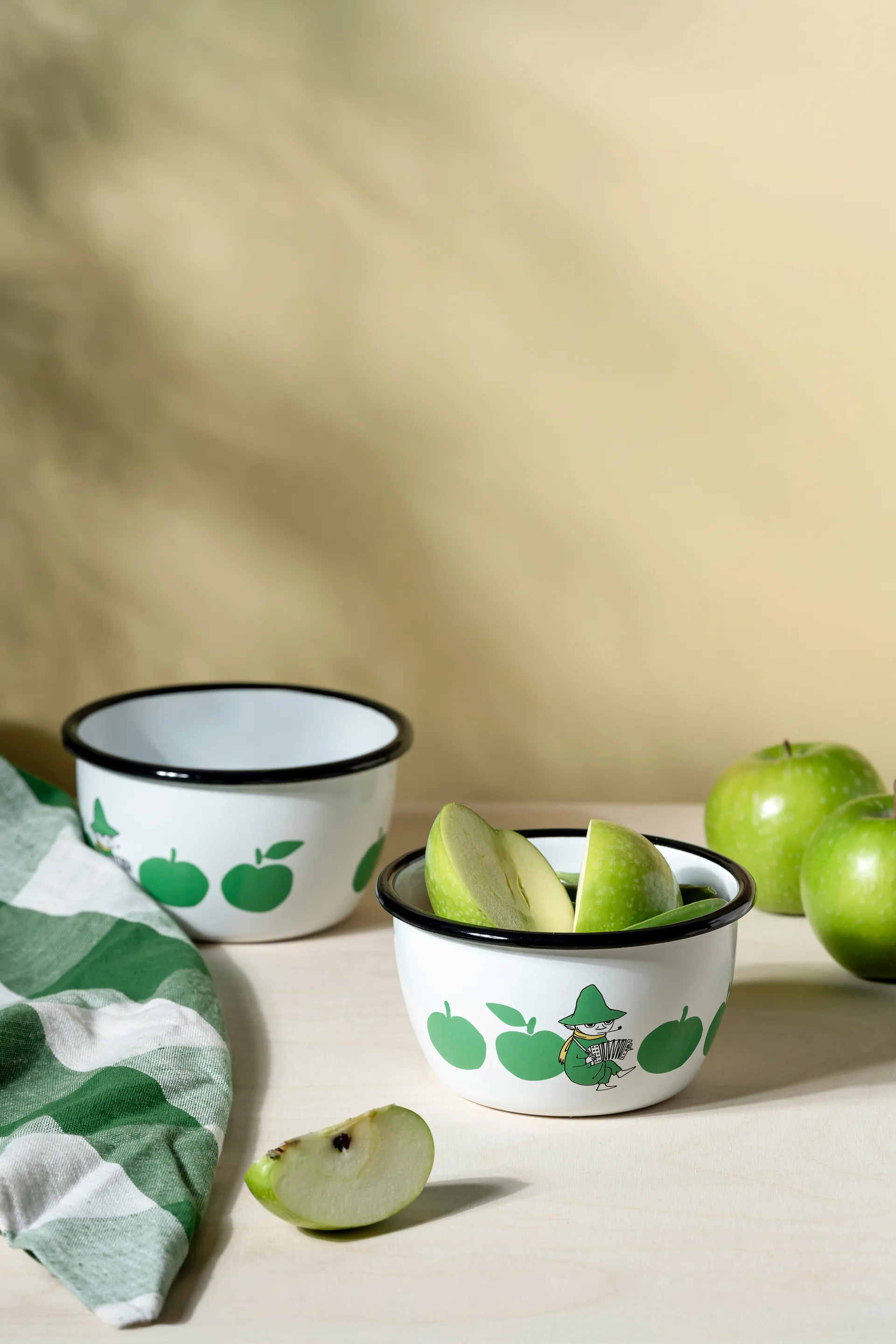 Bol en émail Moomin 60 cl, Joyfull Apples Muurla