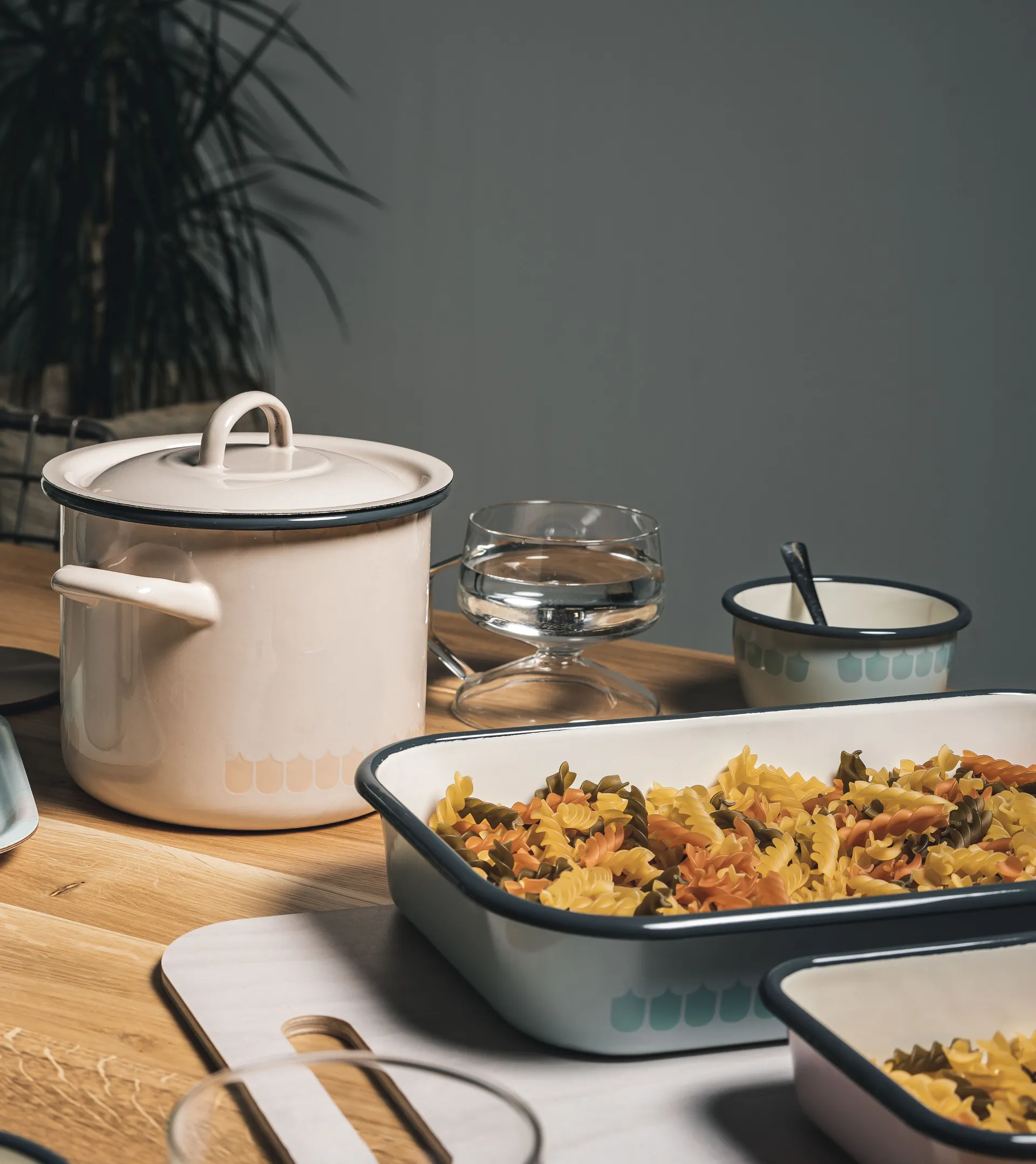 Cocotte en émail Vappu 2,5 L, Beige Muurla