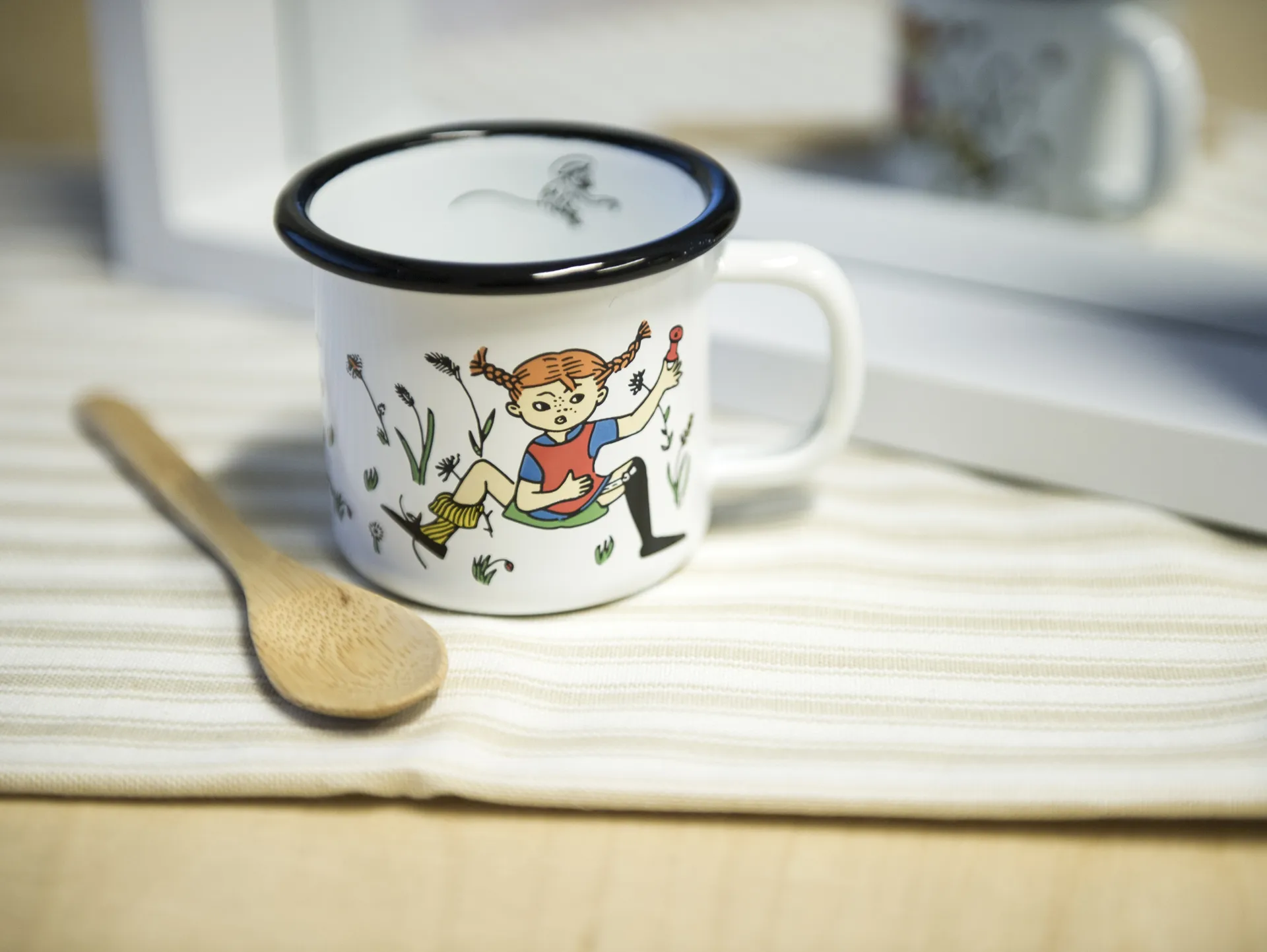 Fifi et Mr. Tasse en email Nilsson 1,5 dl, Blanc Muurla