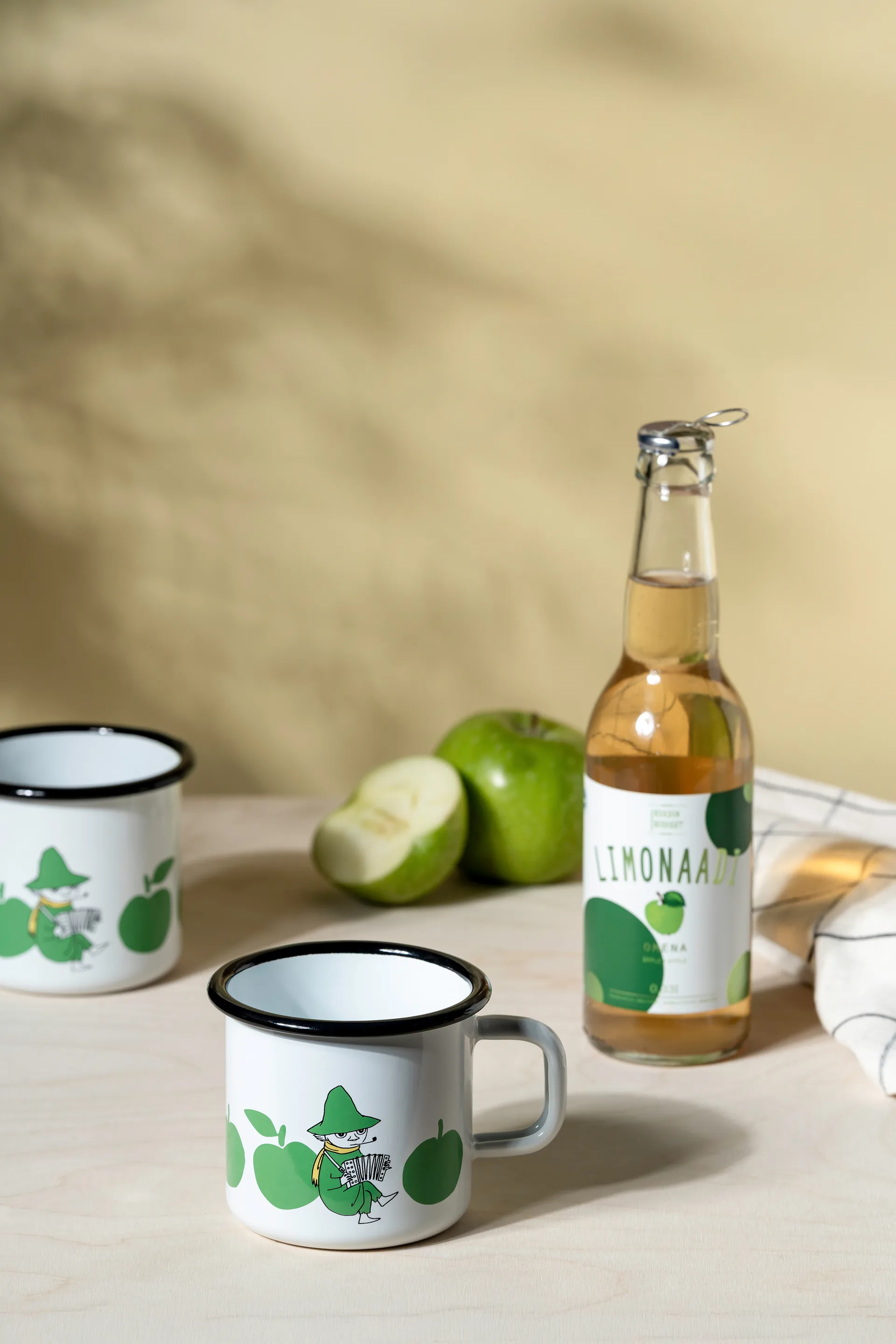 Mug en émail Moomin 37 cl, Joyfull Apples Muurla