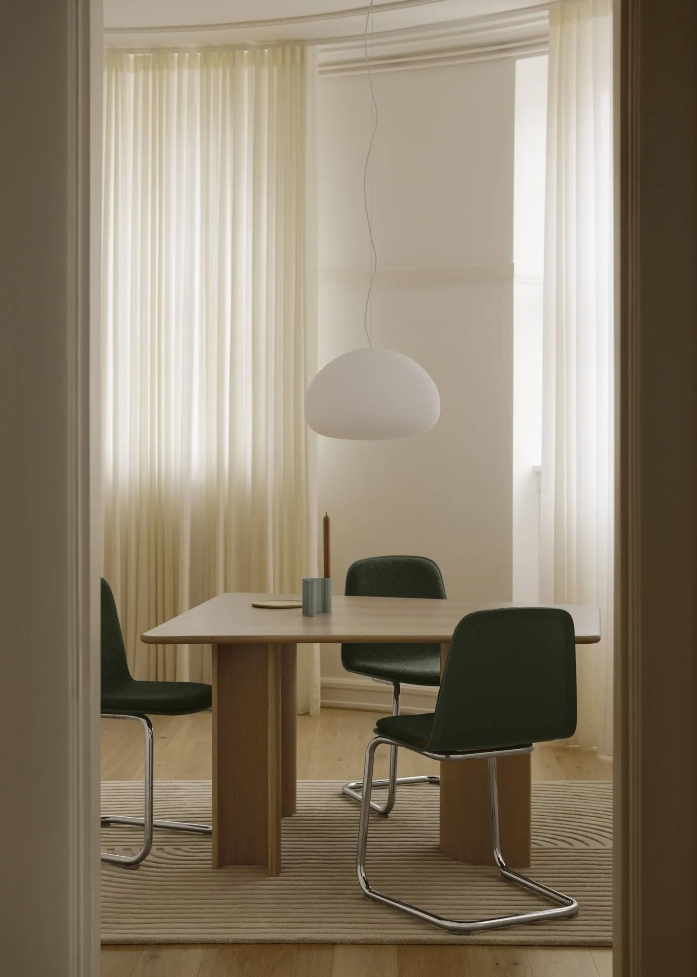 Brink Chair Cantilever Base chaise, Noir Muuto