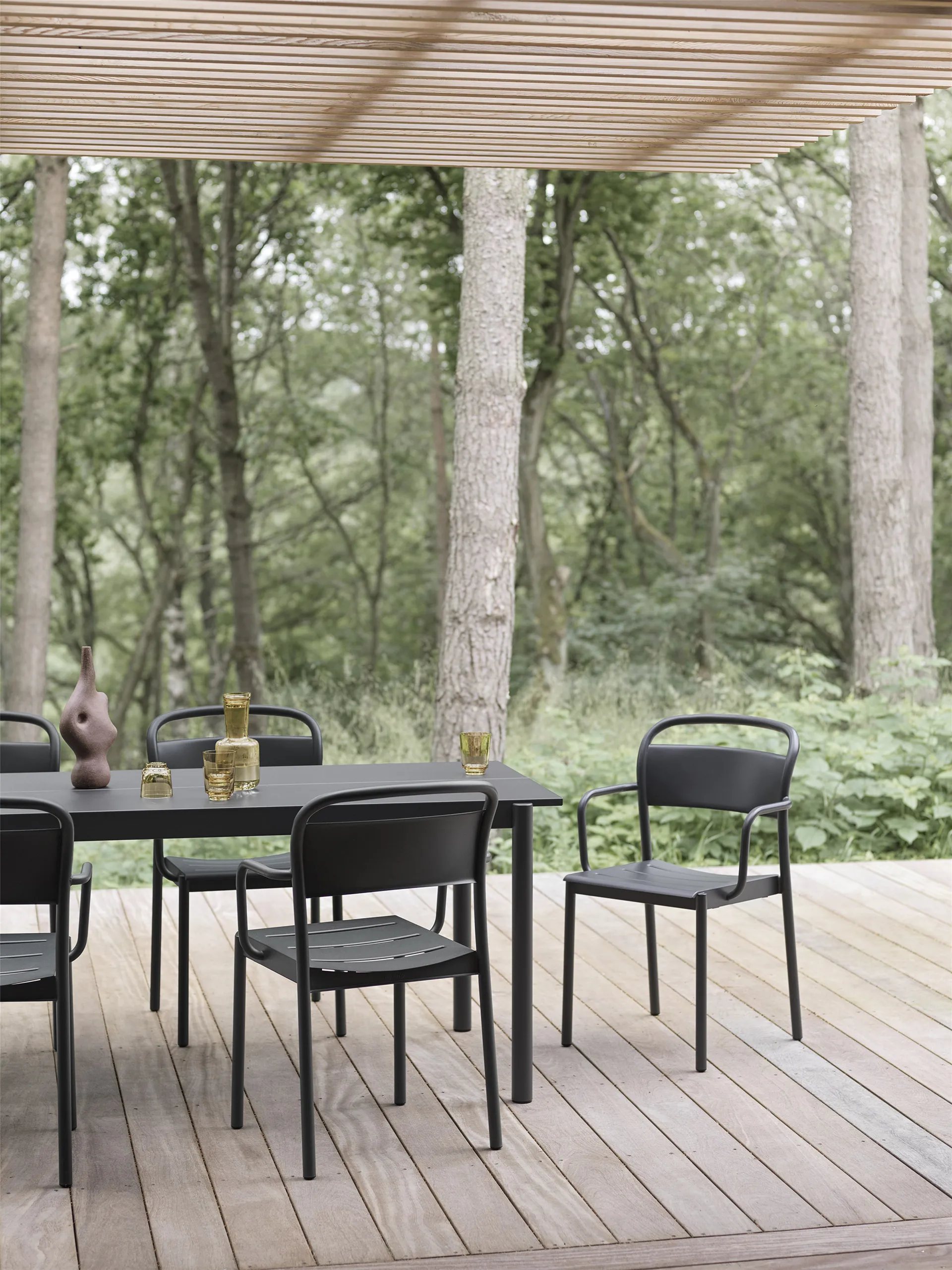 Chaise à accoudoirs Linear steel armchair, Black Muuto
