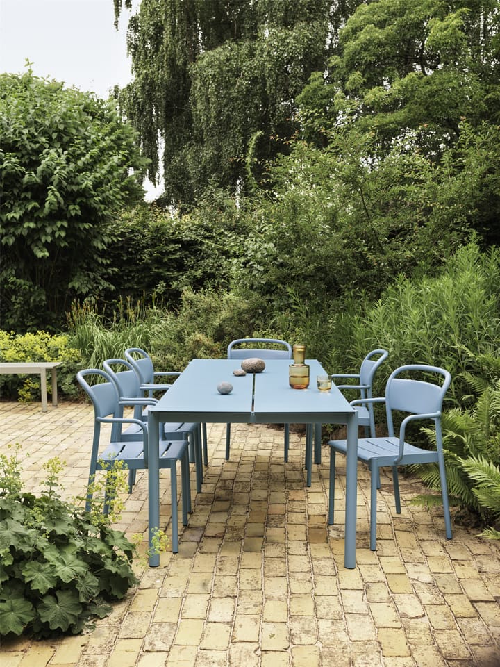 Chaise à accoudoirs Linear steel armchair, Pale blue Muuto