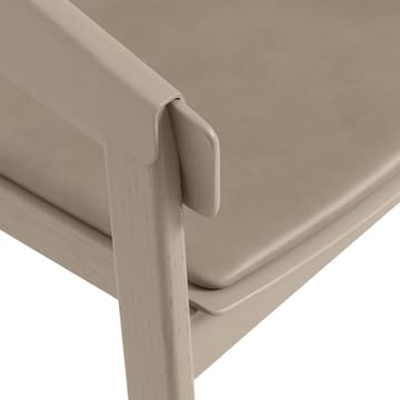 Chaise avec accoudoirs Cover assise revêtue de tissu - Refine leather black-Black - Muuto
