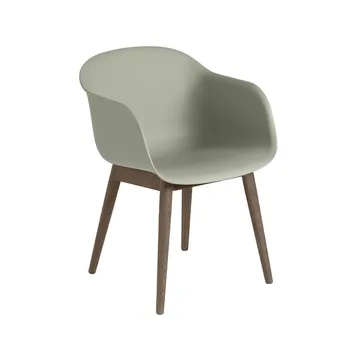 Chaise avec accoudoirs Fiber pieds en bois - dusty green, pieds lasurés marron foncé - Muuto