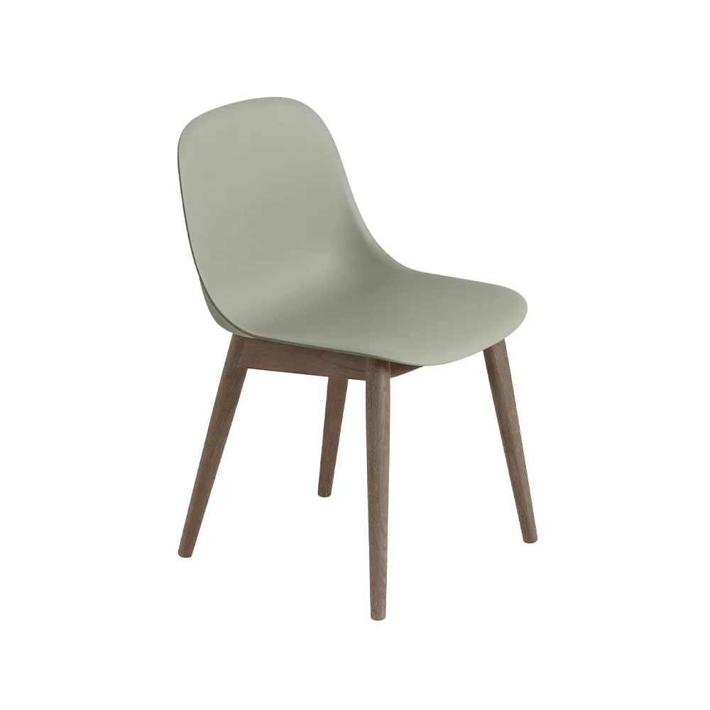 Chaise Fiber avec pieds en bois, dusty green, pieds lasurés marron foncé Muuto