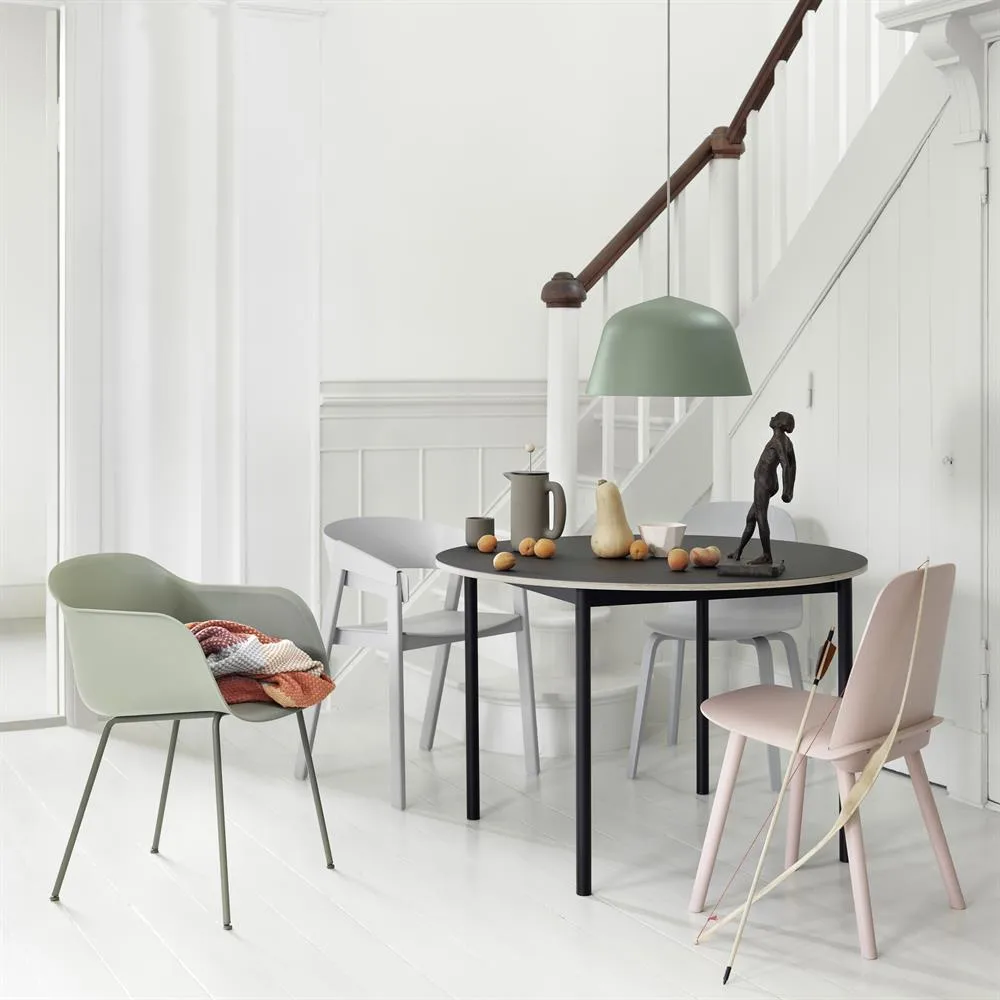Chaise Fiber Chair avec accoudoirs, Dusty green-Green (plastic) Muuto