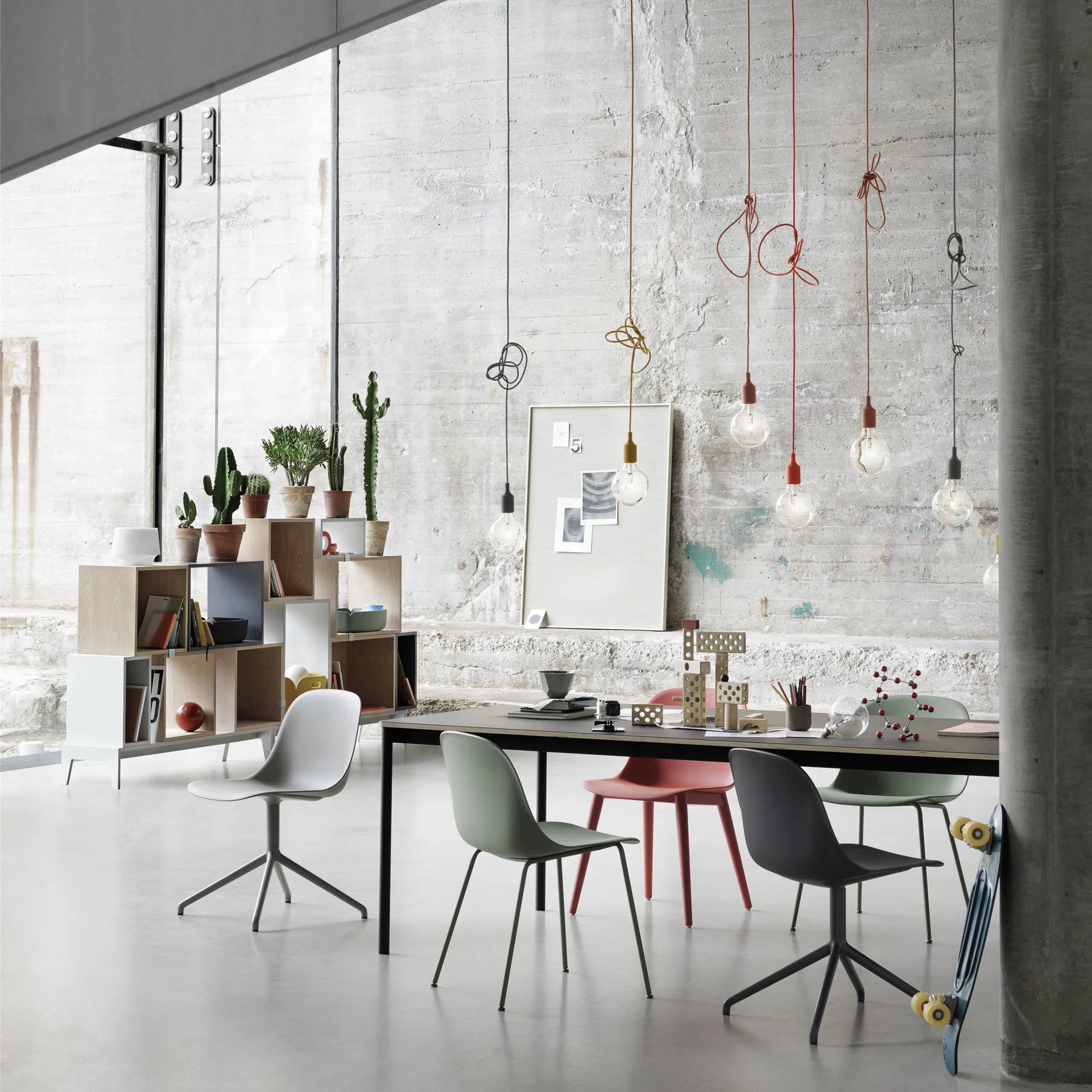 Chaise Fiber Side Chair, Dusty green (plastic) Muuto