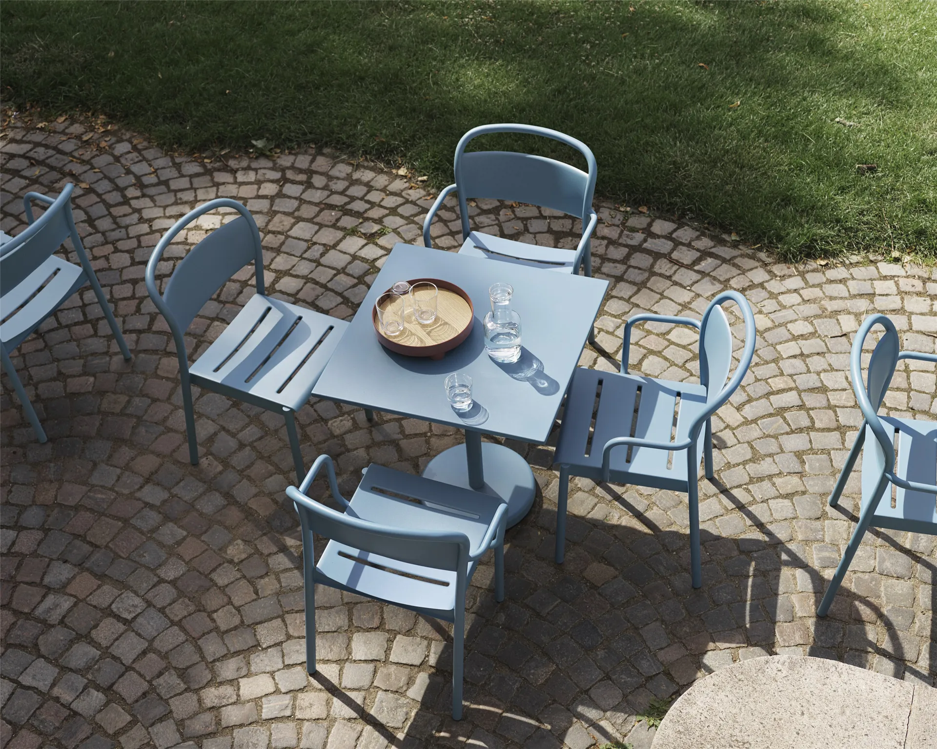 Chaise Linear steel side chair, Pale blue Muuto