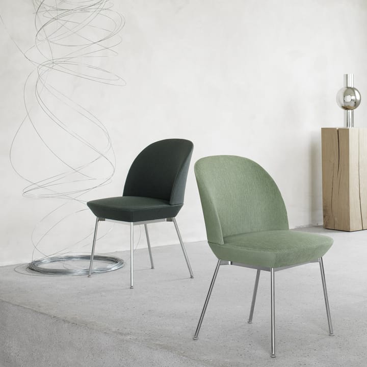 Chaise Oslo pieds chromés, twill weave 990 Muuto