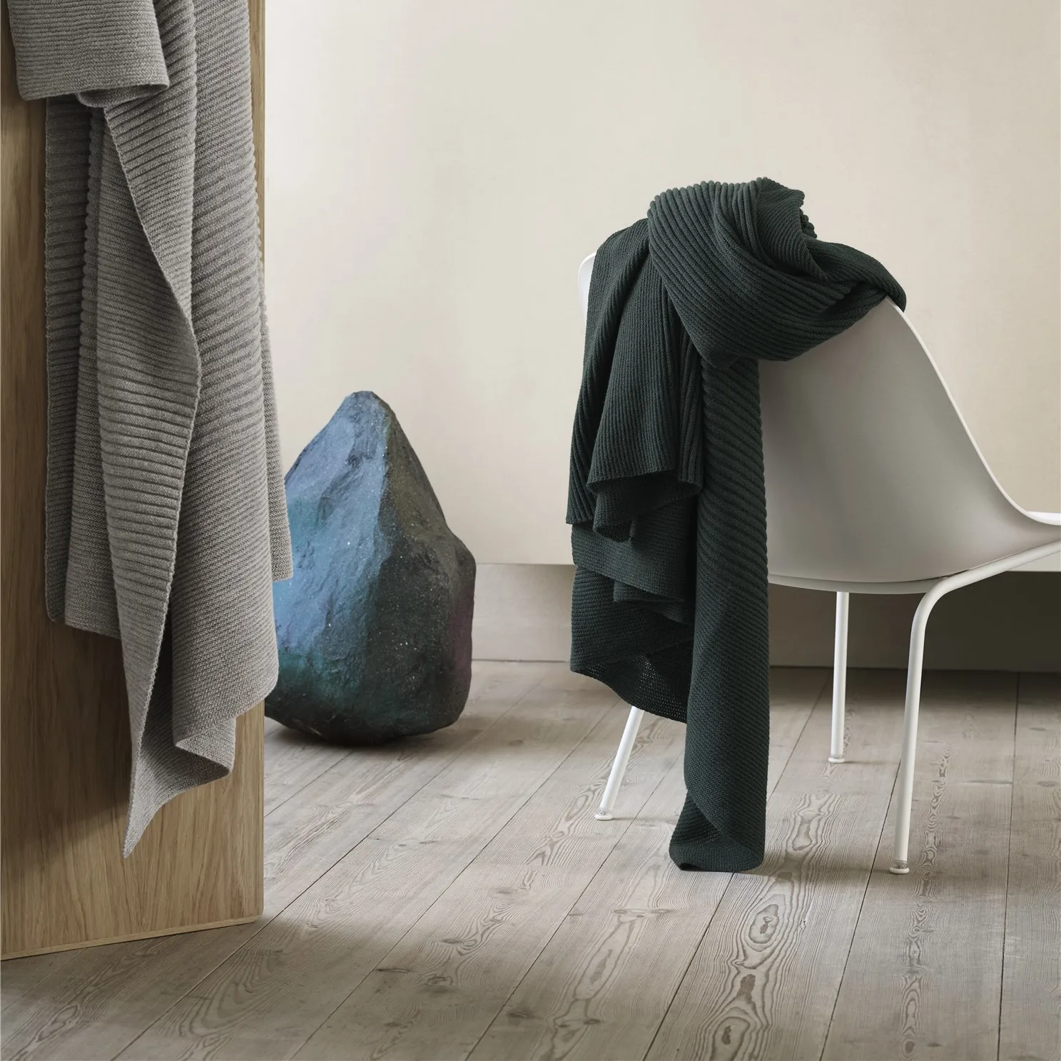 Couverture en laine Rhythm 130 x 160cm, Dark green Muuto