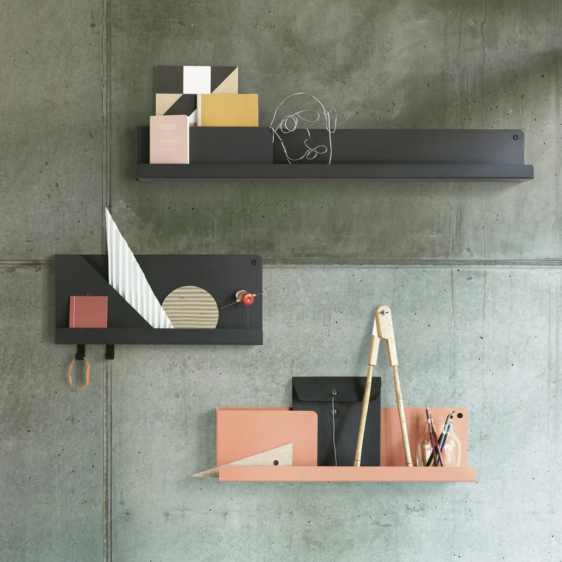 Étagère Folded grande, noir Muuto