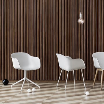 Fiber armchair chaise de bureau avec base pivotante  - Cuir cognac-structure noire - Muuto