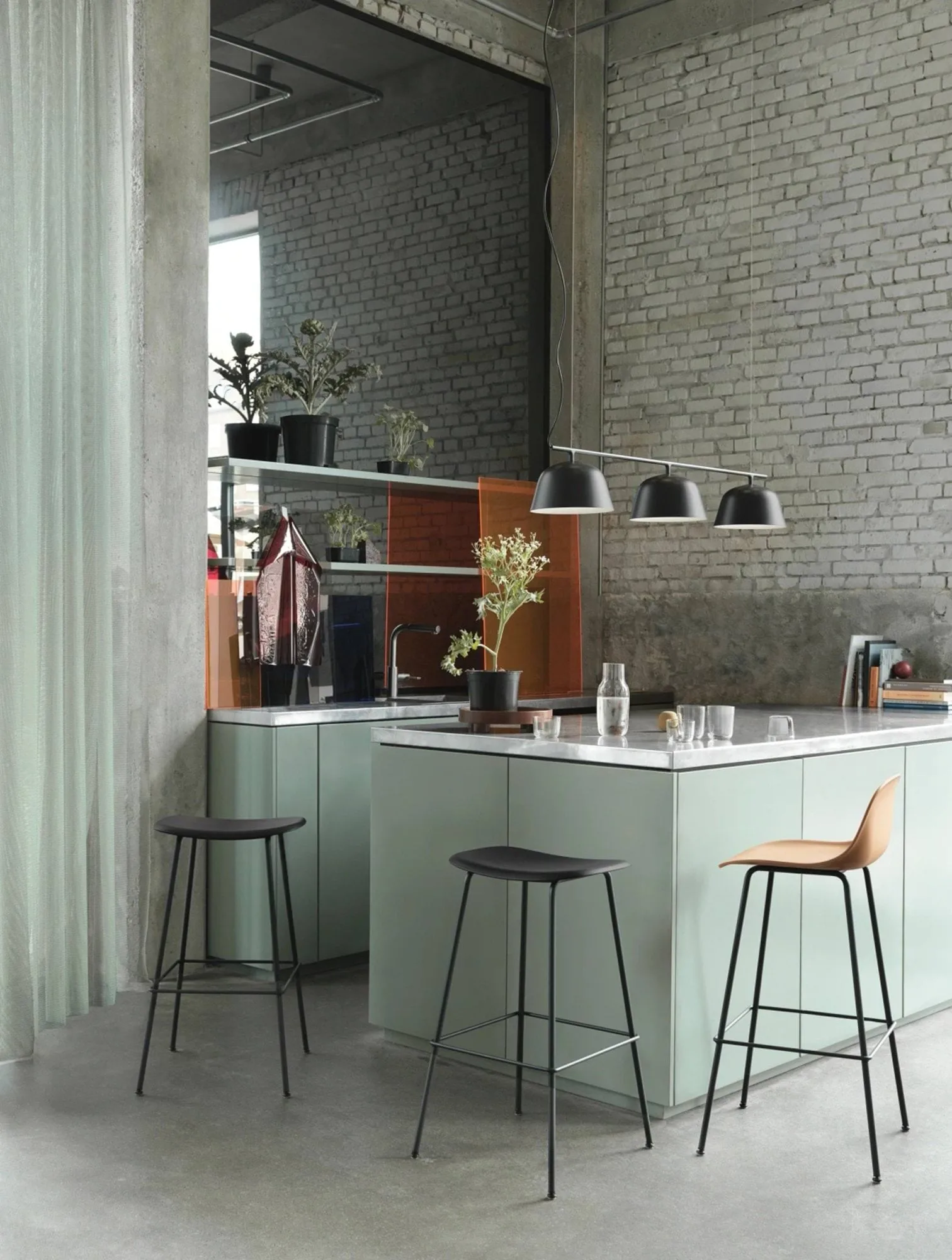 Lampe à suspension Ambit Rail, noir Muuto