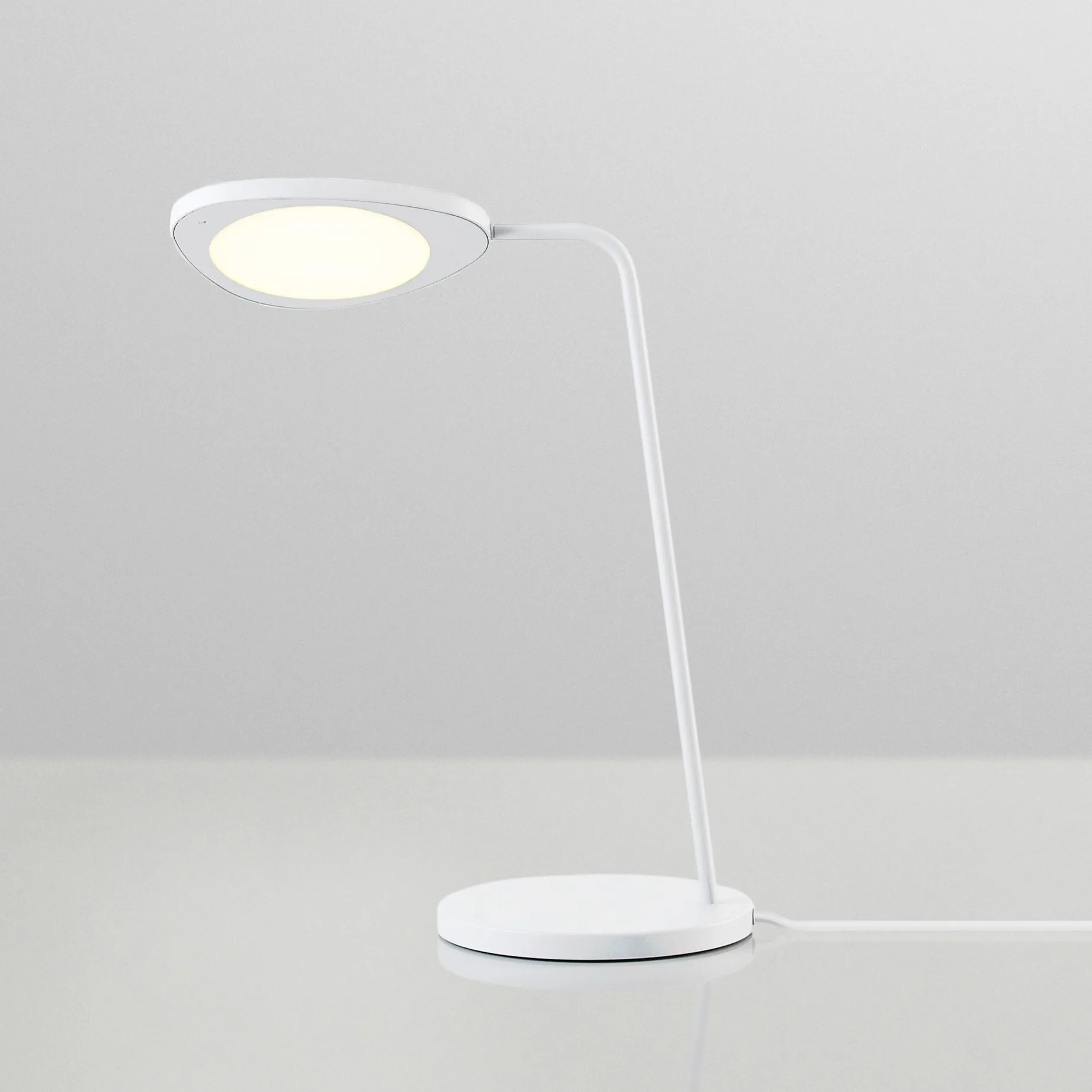 Lampe de table Leaf blanche, blanc Muuto