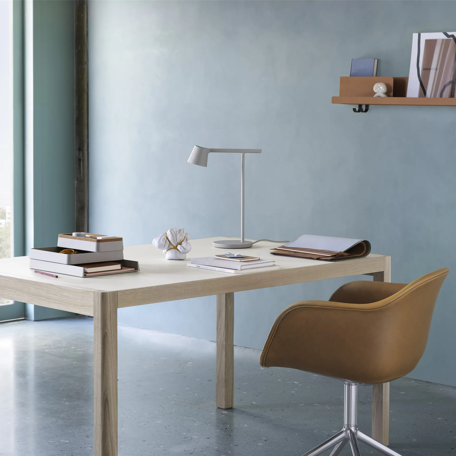 Lampe de table Tip, Gris Muuto