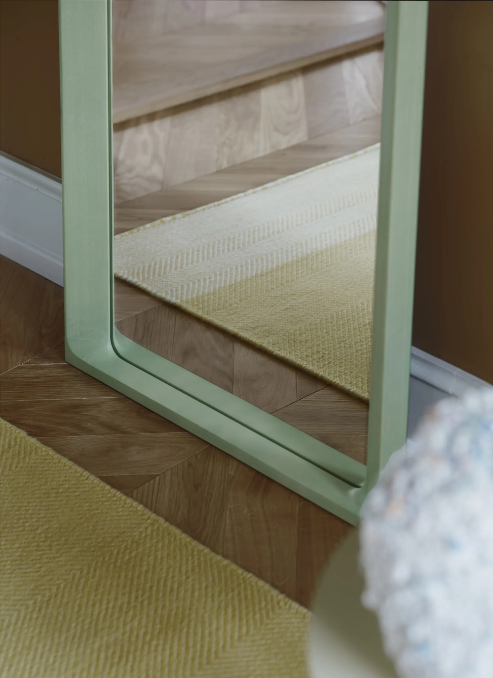 Miroir Arced 170x61 cm, Light green Muuto