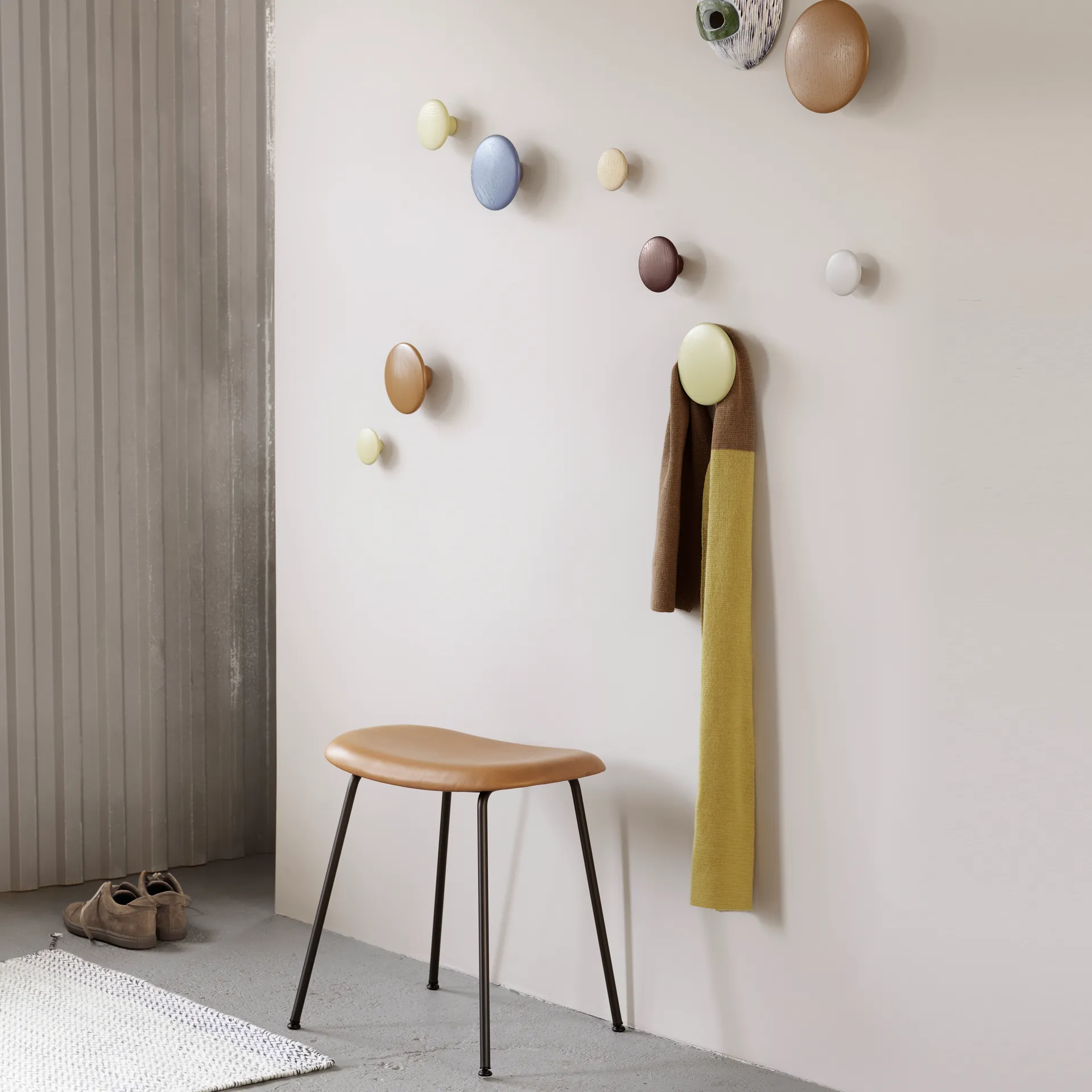 Patère The Dots beige-vert, grand Muuto