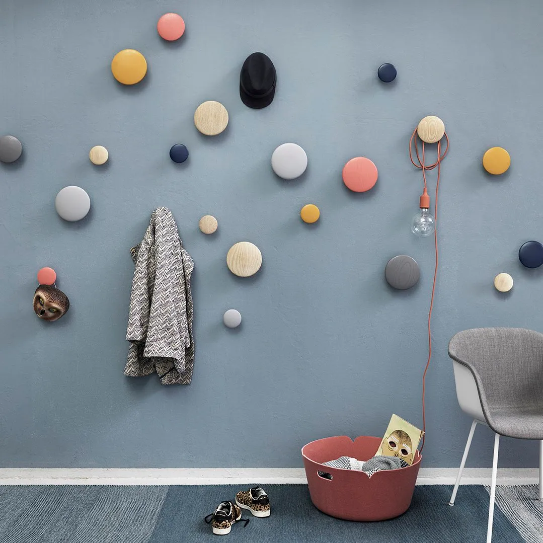 Patère The Dots midnight blue (bleu), grand Muuto