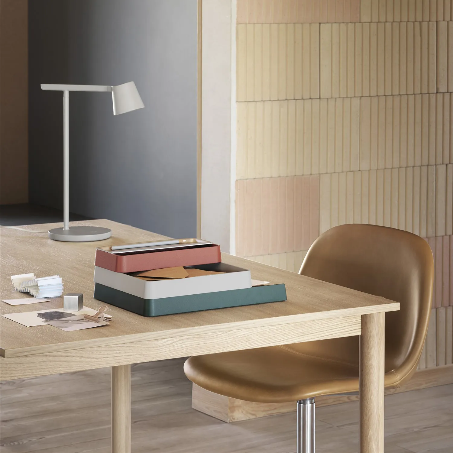 Plateau Arrange Desktop 25x32 cm, Dark green Muuto