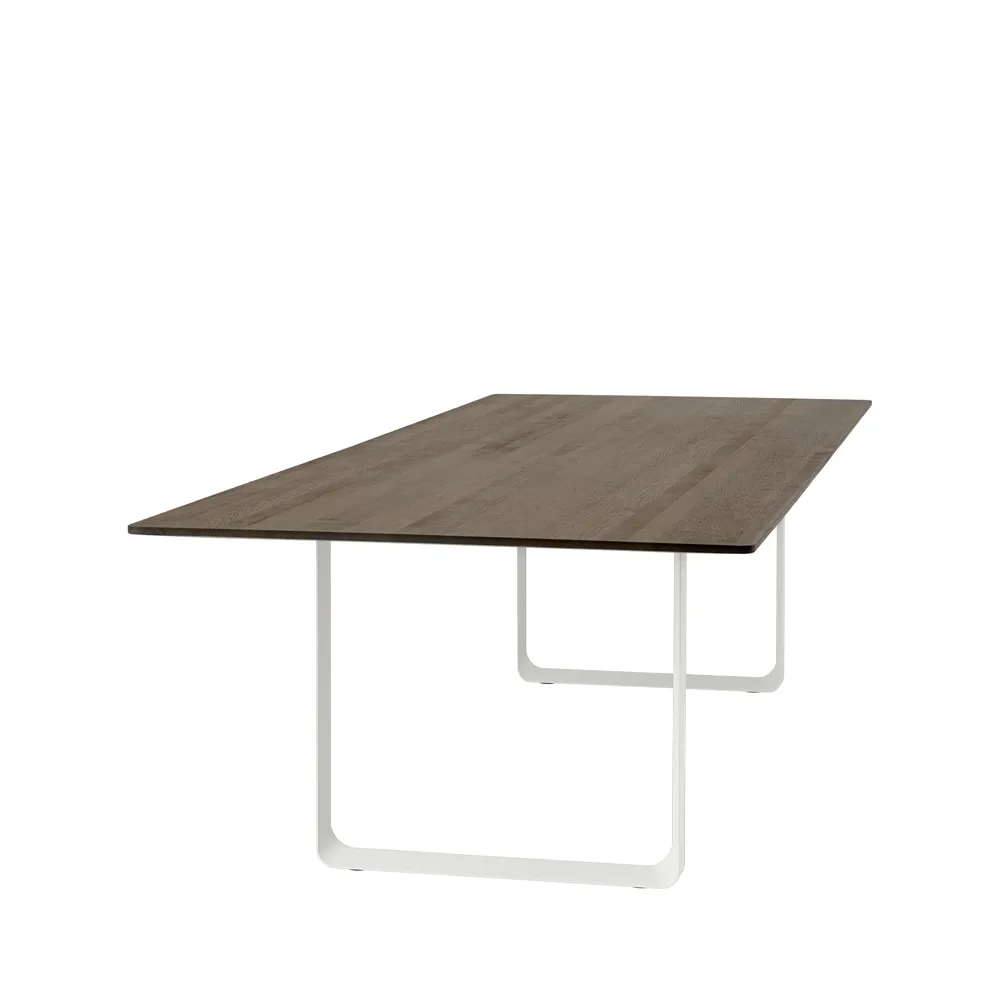 Table à manger 70/70 295x108 cm, Solid smoked oak-White Muuto