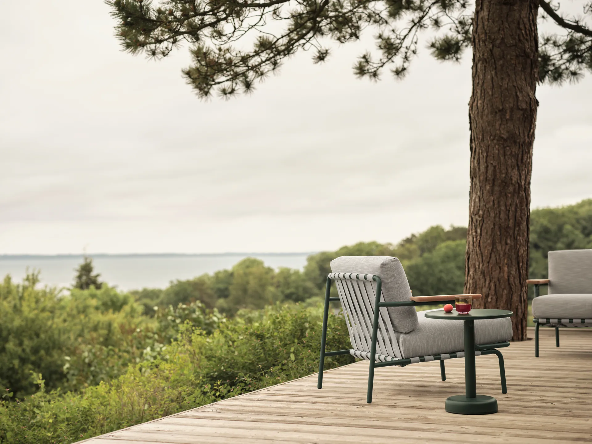 Table basse Linear Steel, Dark green, Ø42x47 cm Muuto