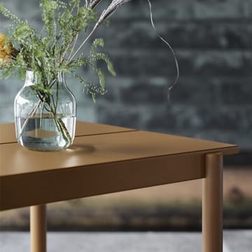 Table Linear steel table 140x75 cm - Orange brûlé - Muuto