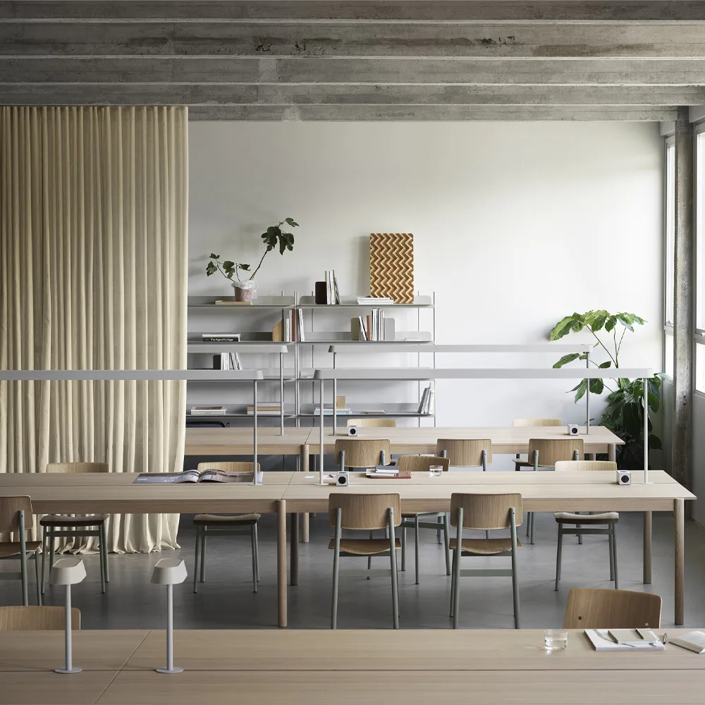 Table Linear System 142x240 cm, White laminate-White ABS-Oak Muuto