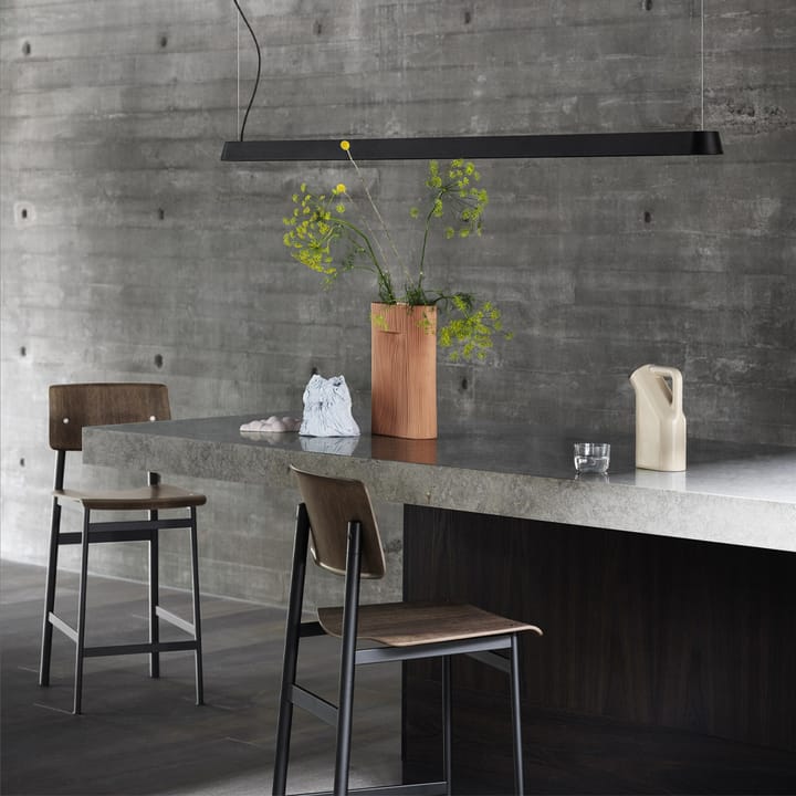 Tabouret de bar Loft - black, haut, structure en acier noir - Muuto