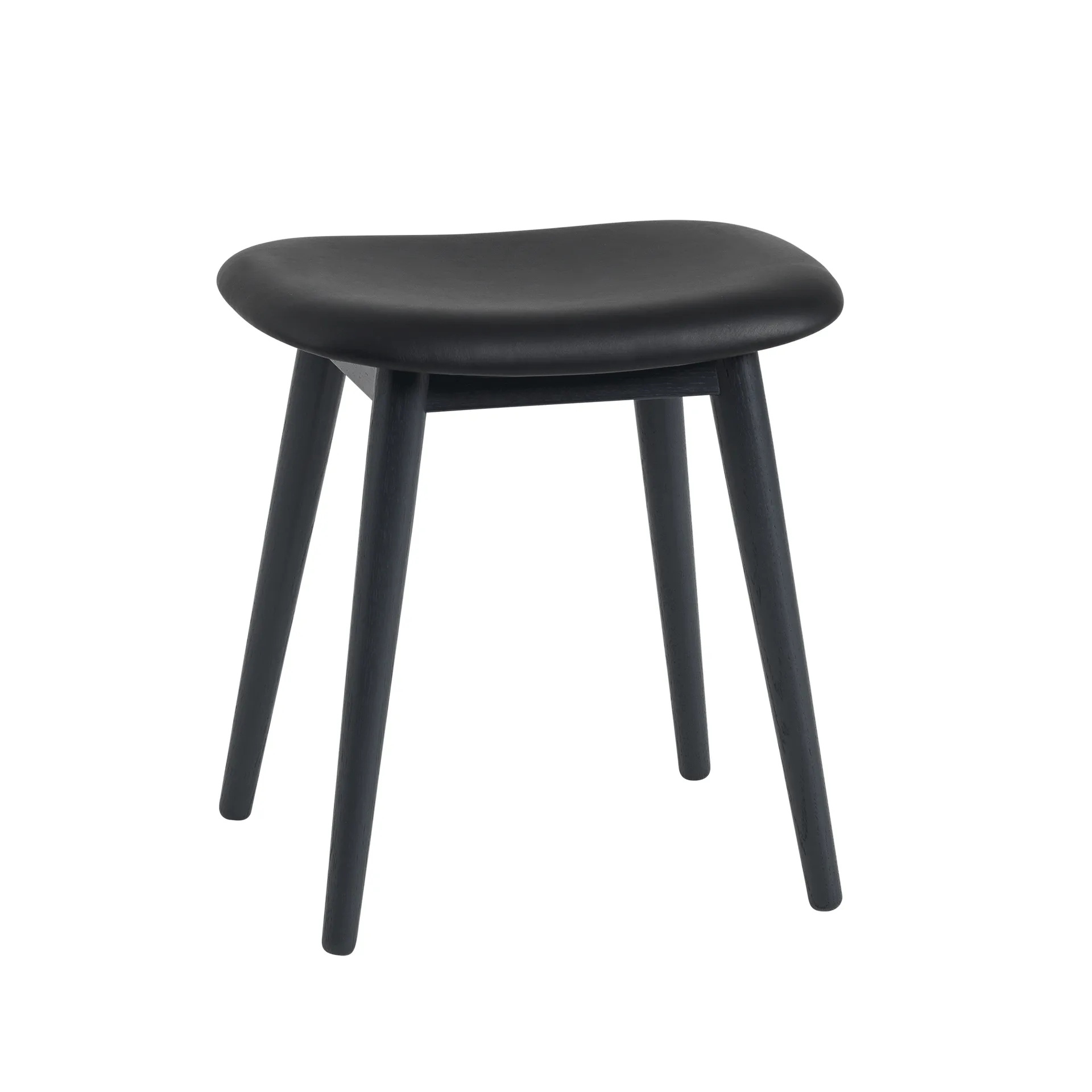 Tabouret Fiber, cuir black, pieds en bois Muuto
