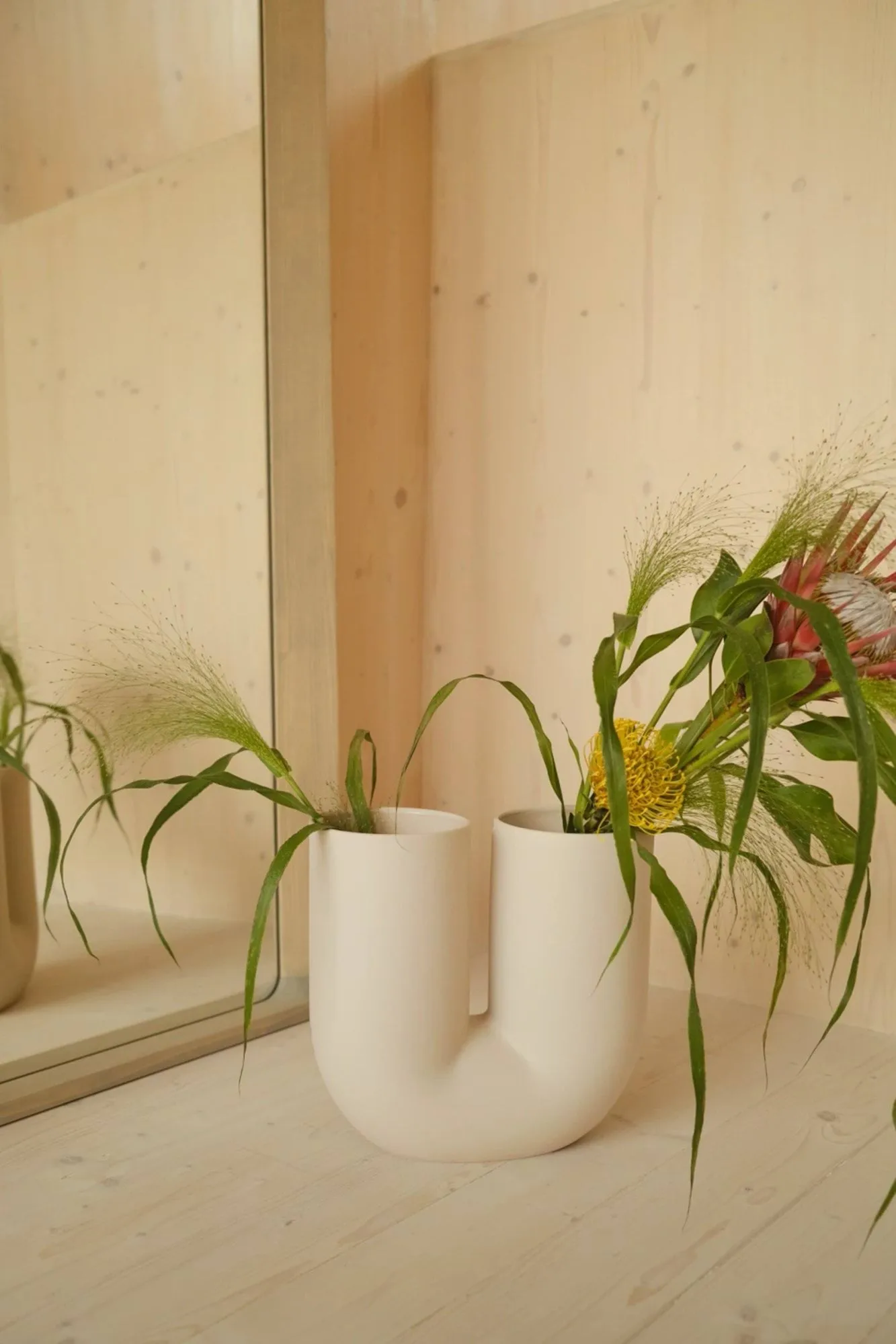 Vase Kink 26 cm, Sable Muuto