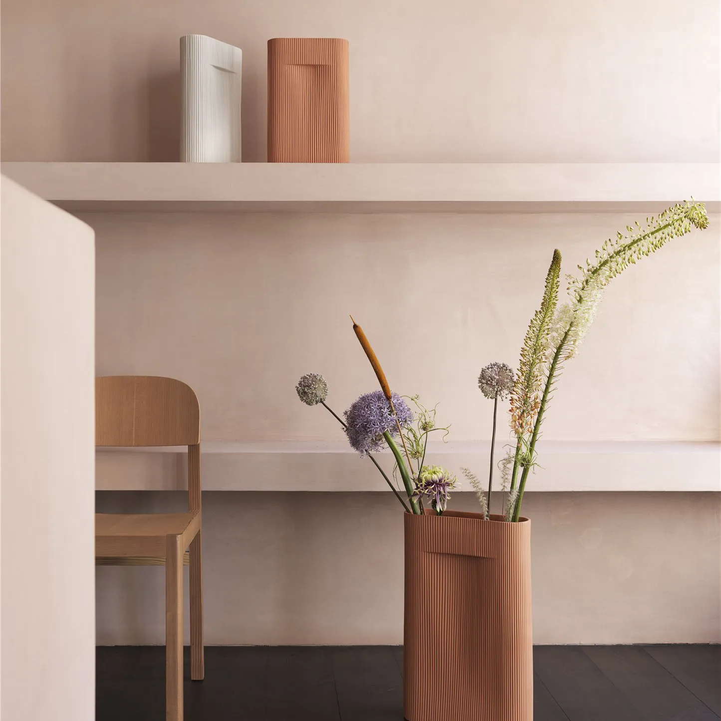Vase Ridge 35cm, Off white Muuto