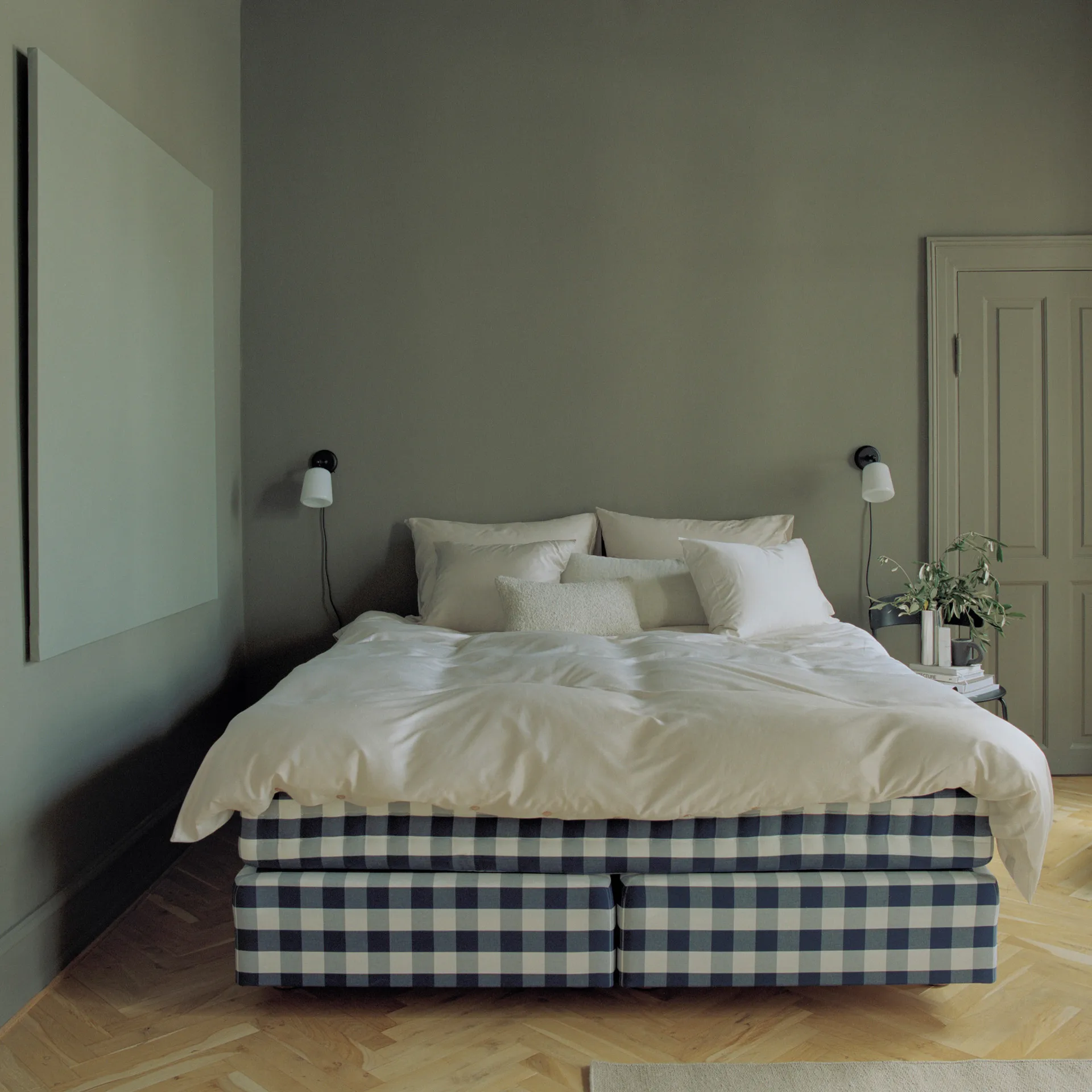 Applique murale Material, White opal glass New Works